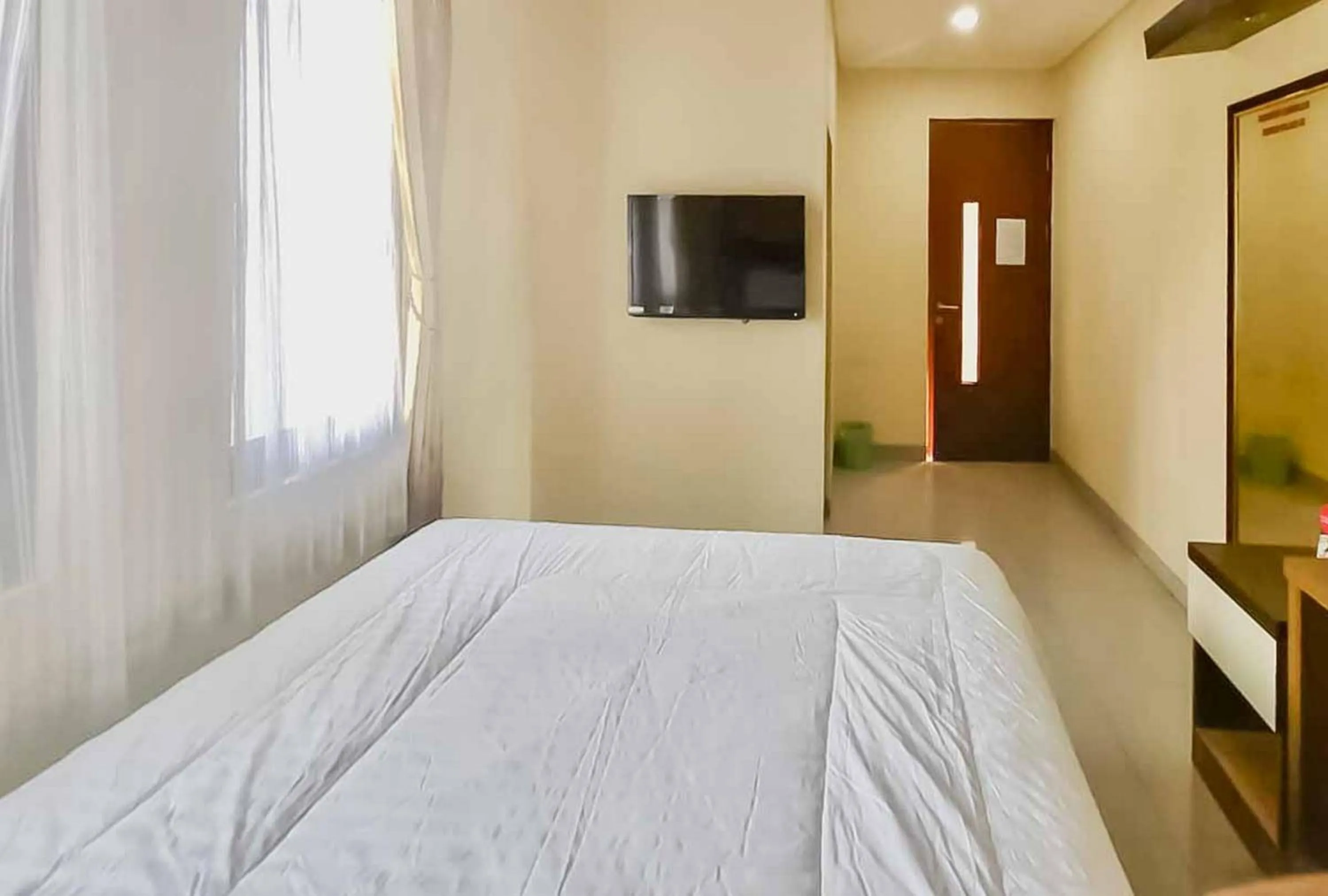 Bed in RedDoorz @ Jalan Raya Kaliwungu Selatan Kendal