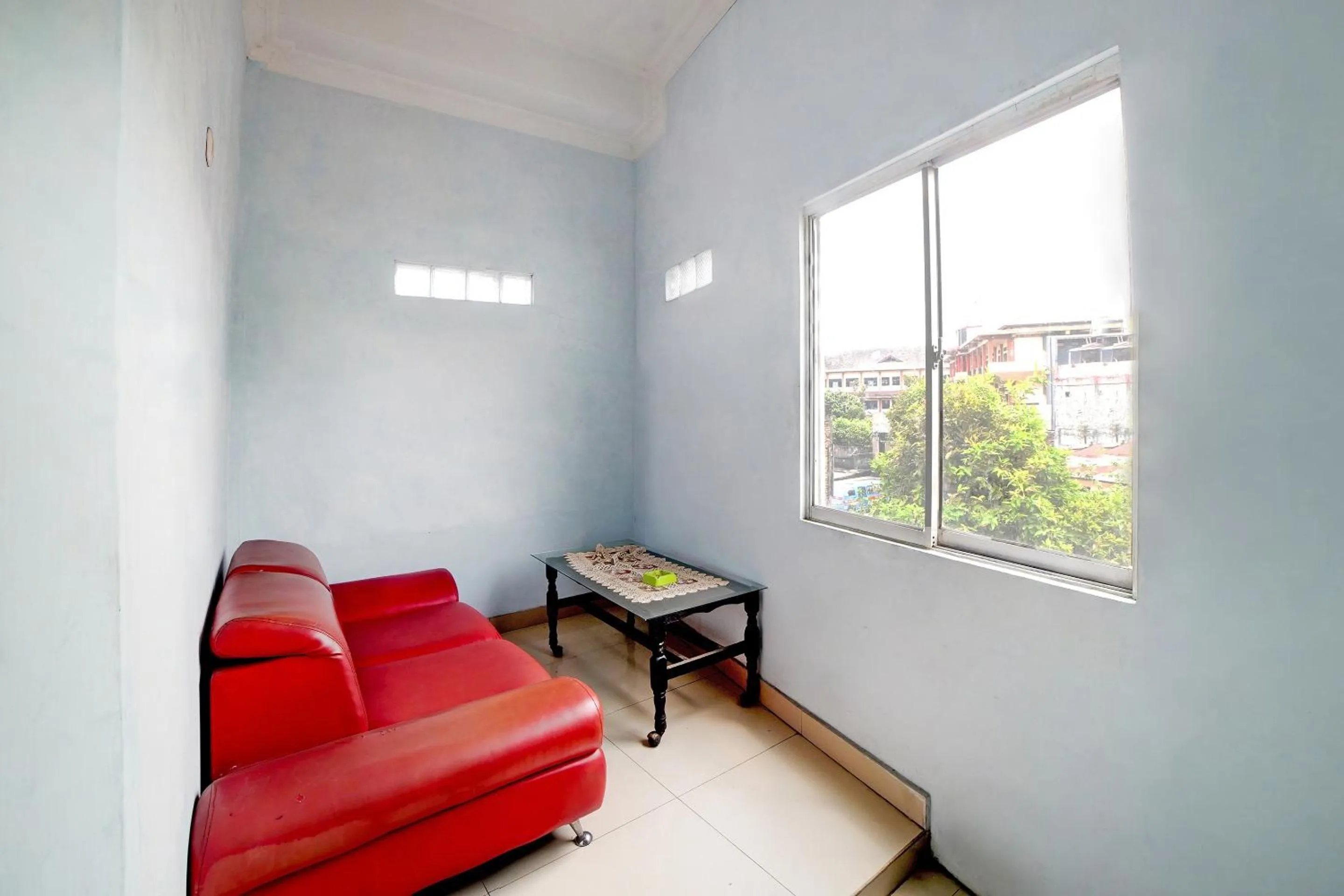 Lobby or reception in Hotel O Gurusinga Guesthouse