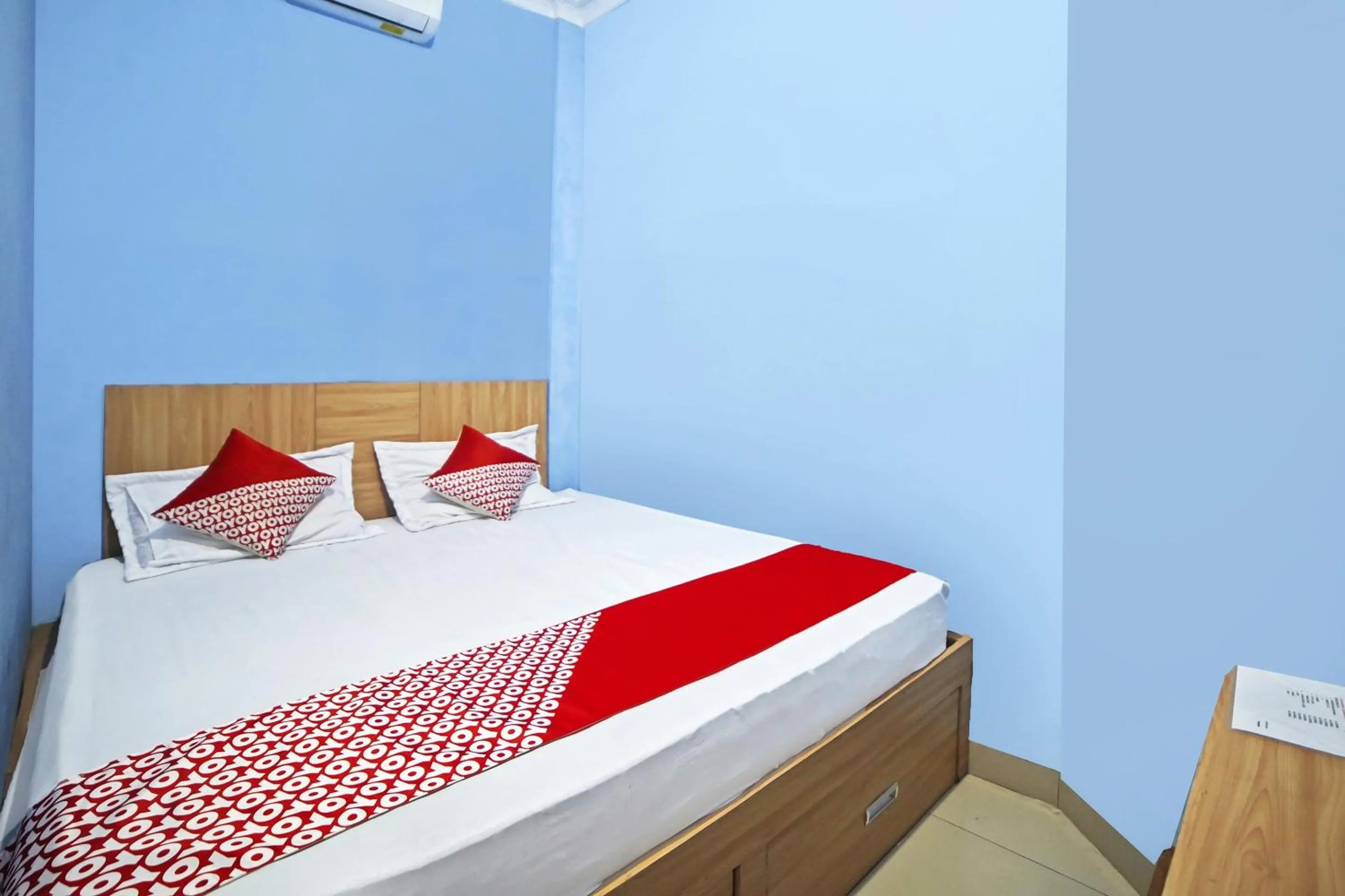 Bedroom, Bed in Hotel O Gurusinga Guesthouse