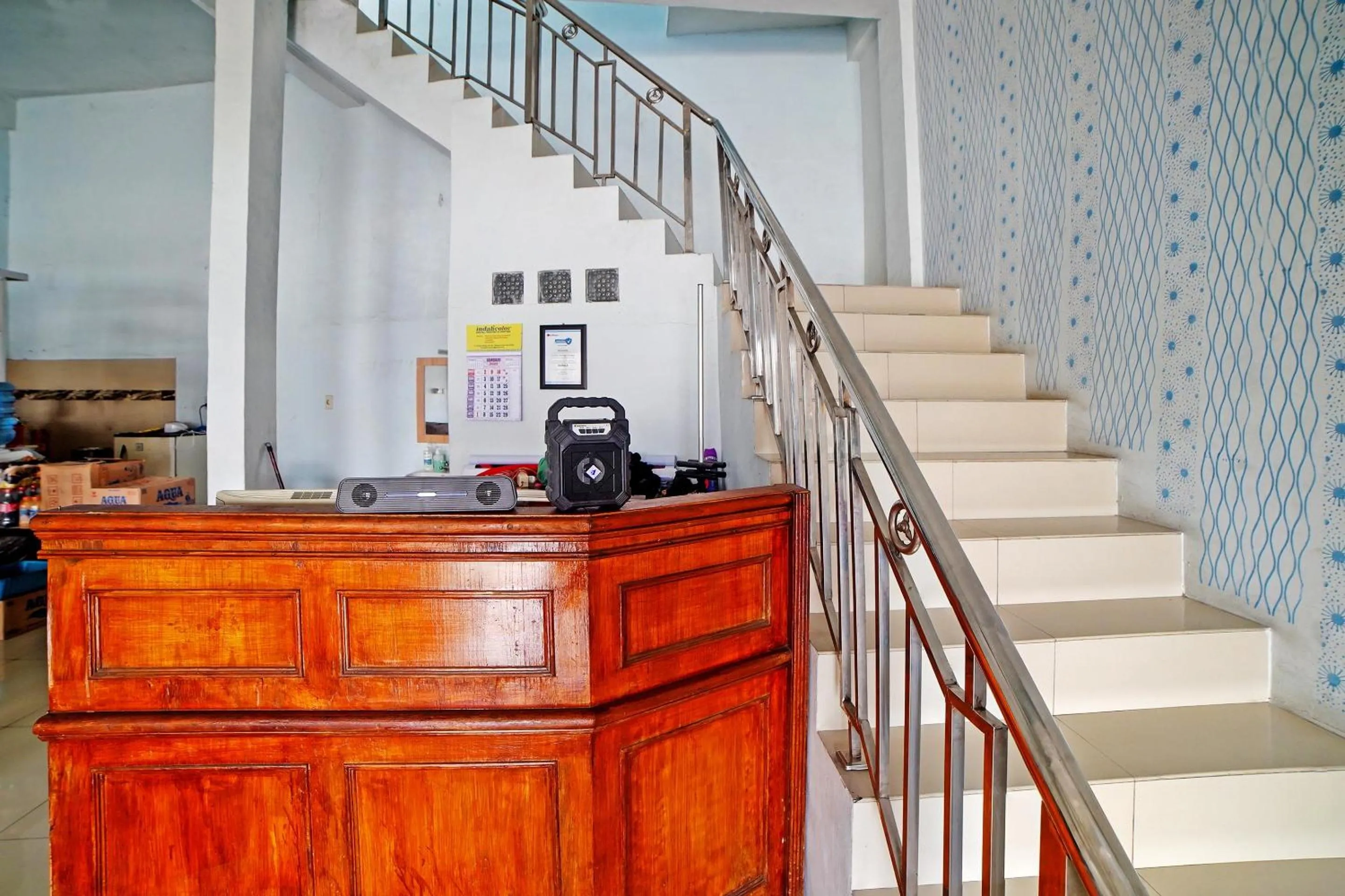 Lobby or reception in Hotel O Gurusinga Guesthouse