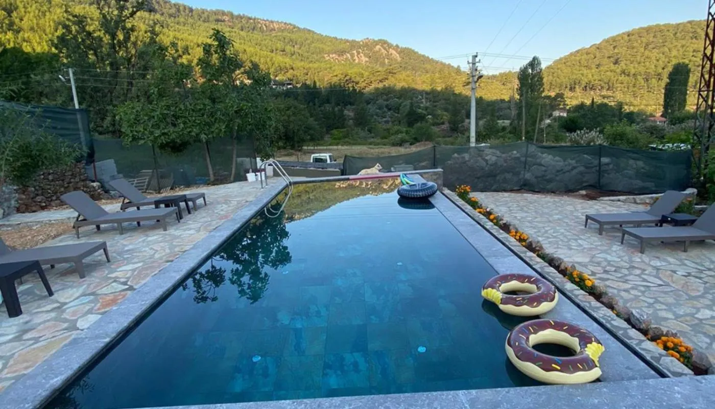Swimming pool in Dedehan Retreat Otel