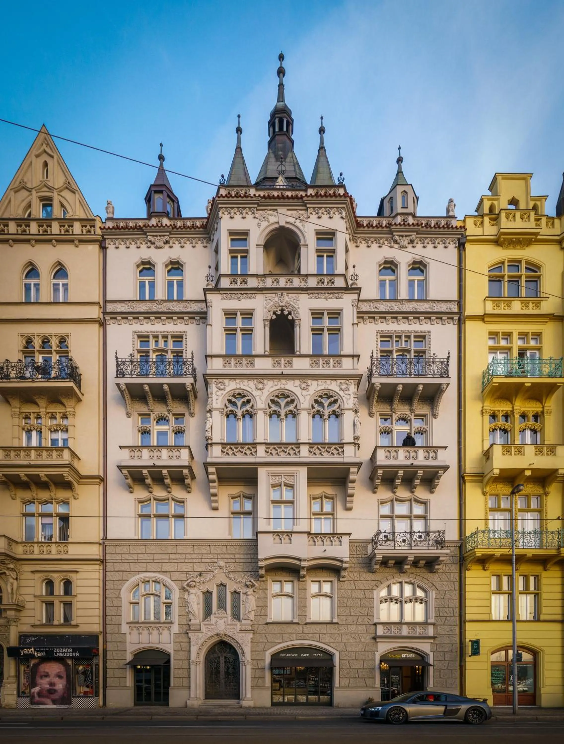 Property building in MN6 Luxury Suites by Adrez