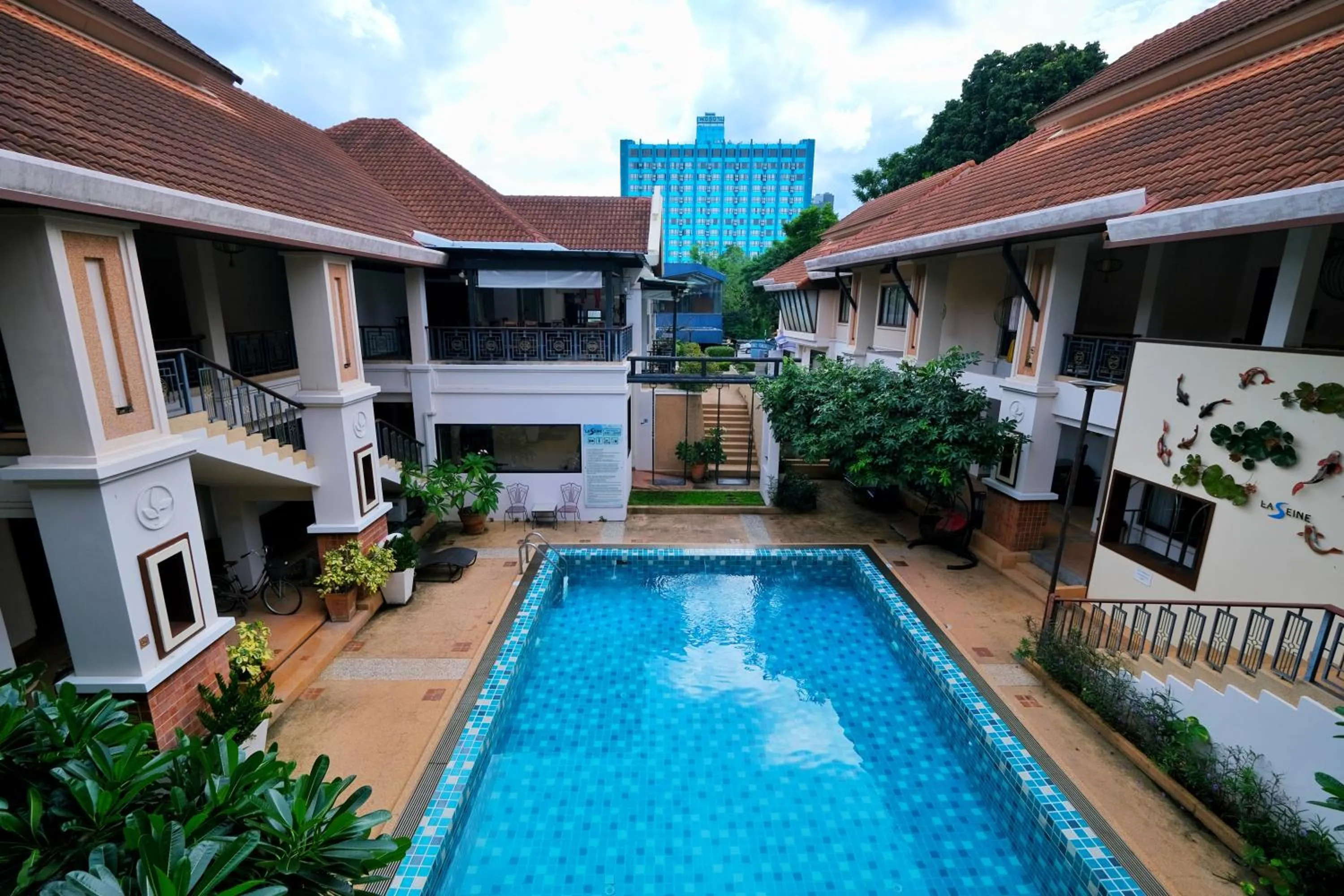Swimming pool in La Seine City Resort, Chiang Mai