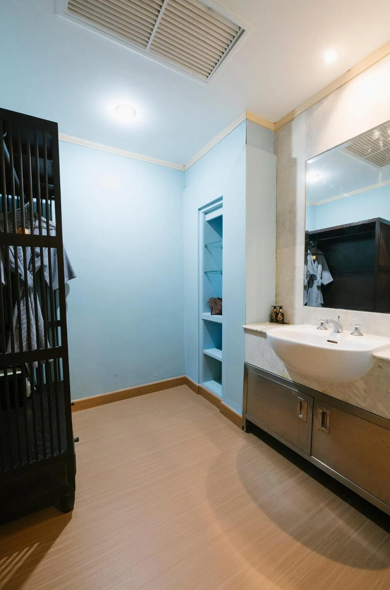 wardrobe in La Seine City Resort, Chiang Mai