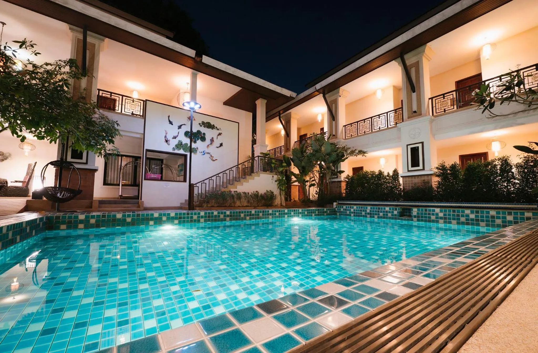 Food and drinks in La Seine City Resort, Chiang Mai