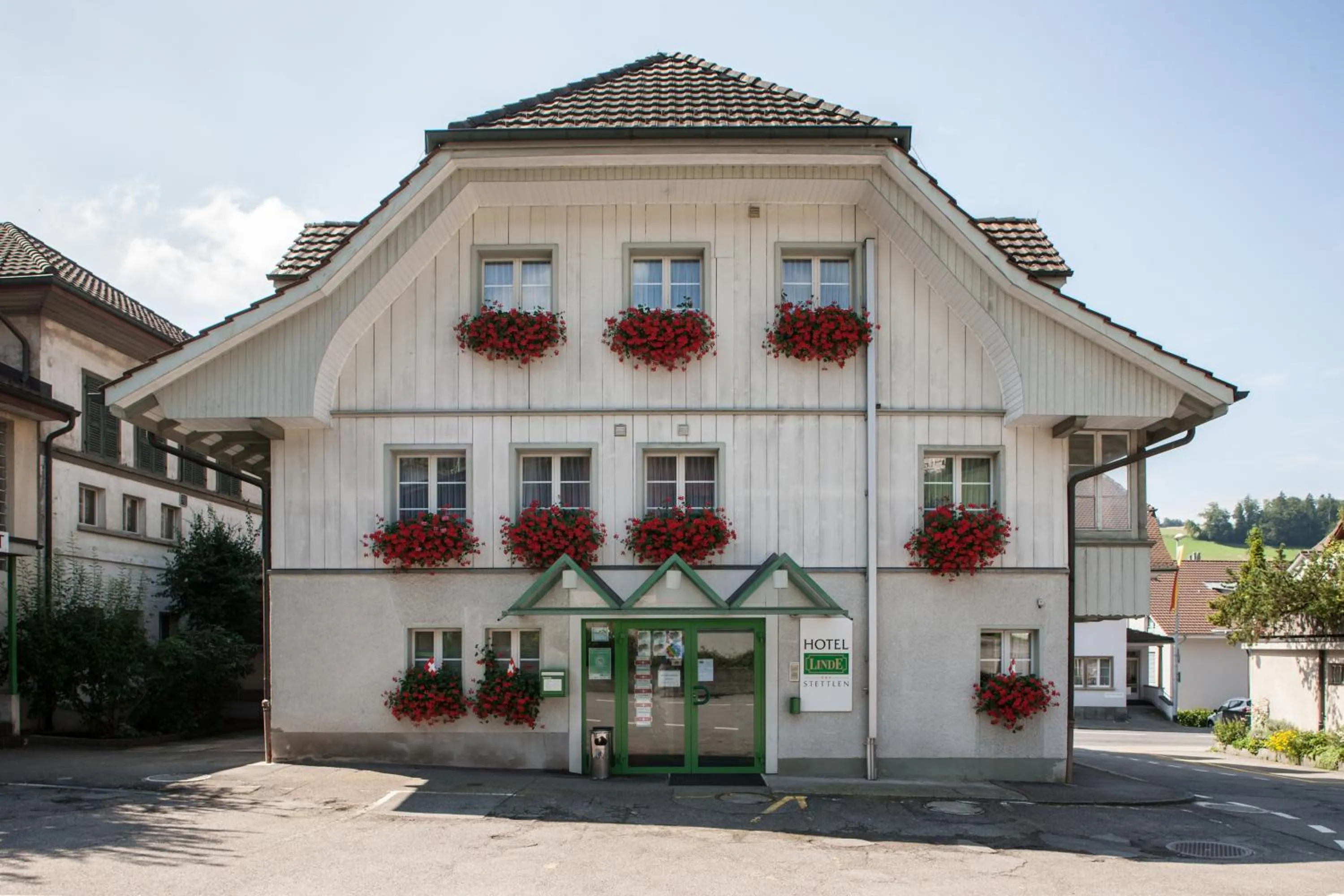 Facade/entrance in Seminarhotel Linde Stettlen
