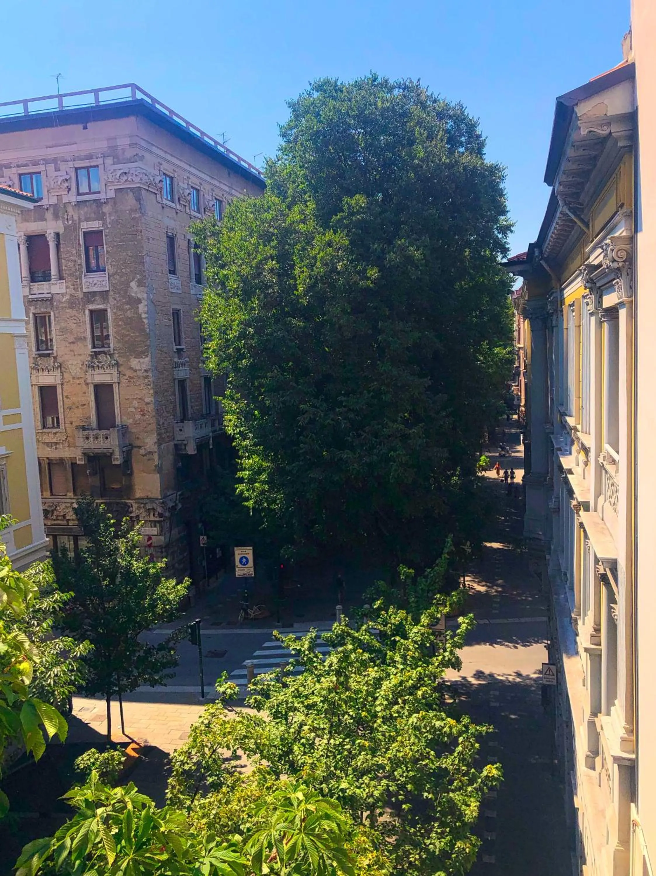 Property building in The Lion's Den BnB