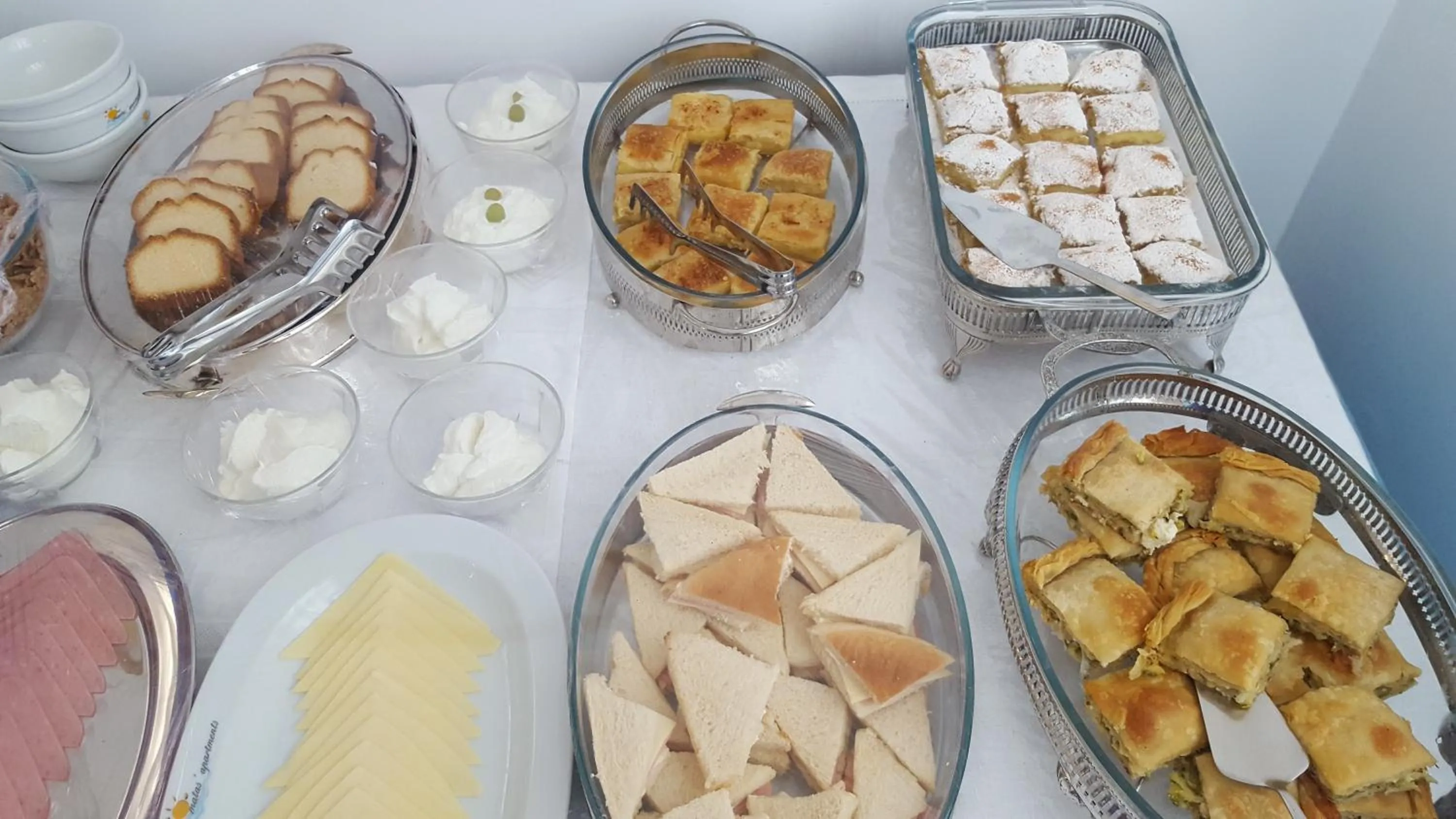 Food and drinks in TINOS AQUA PALAZZO