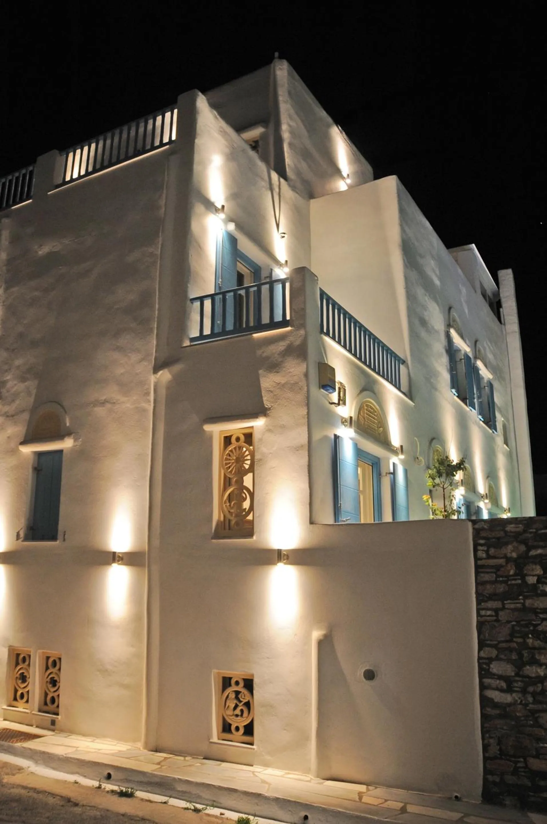 Property building in TINOS AQUA PALAZZO
