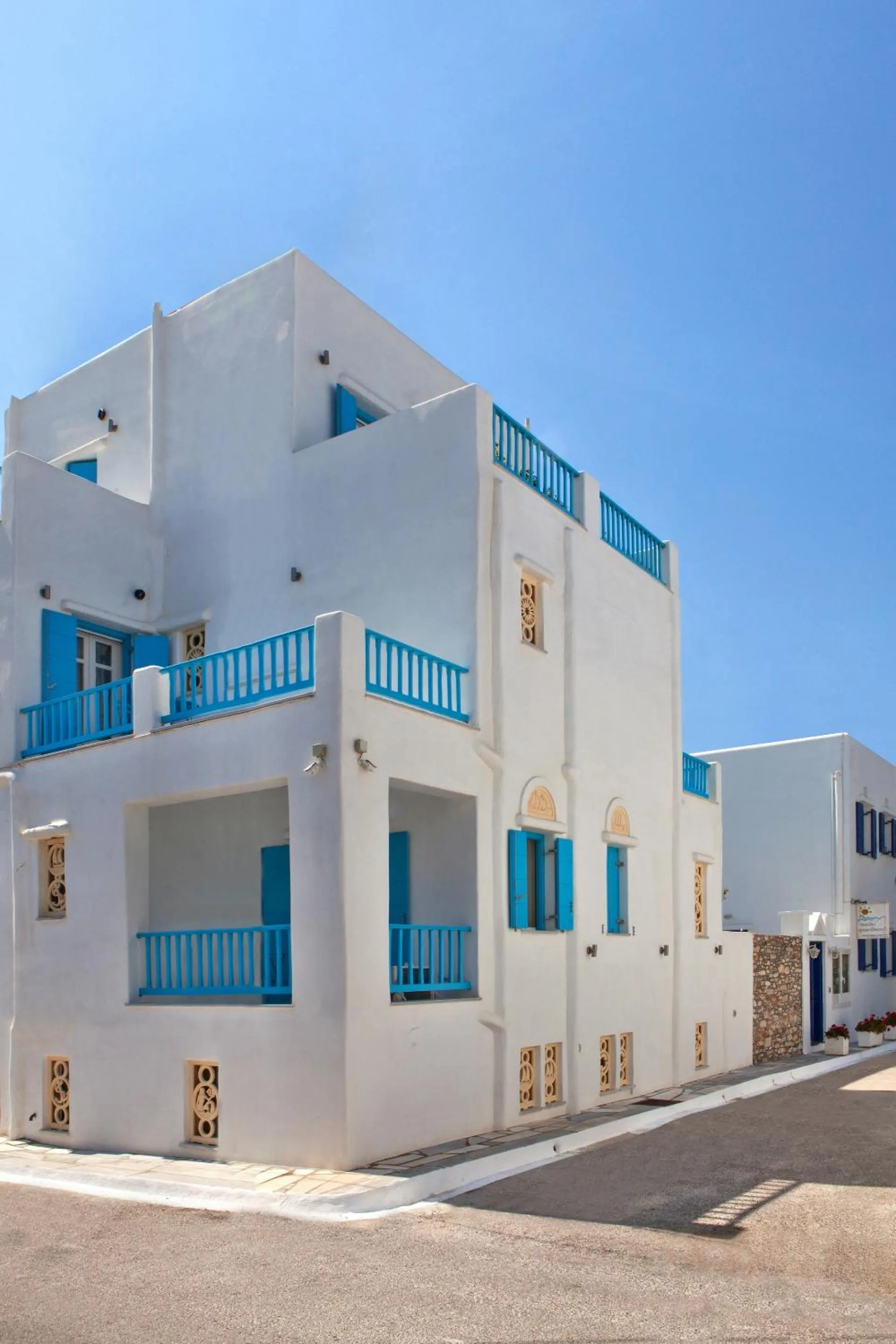 Property building in TINOS AQUA PALAZZO