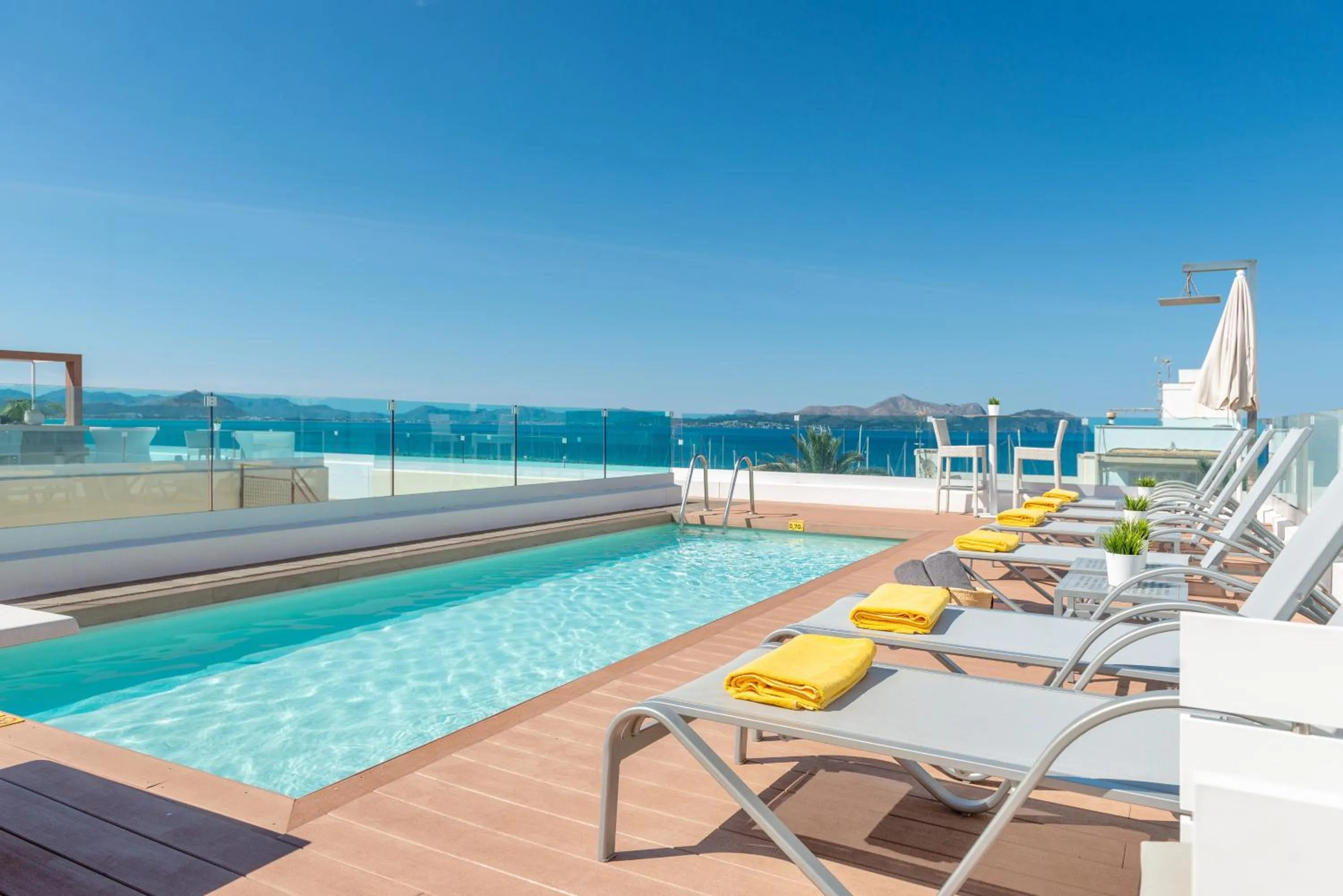 Swimming pool in Llaut Boutique Hotel