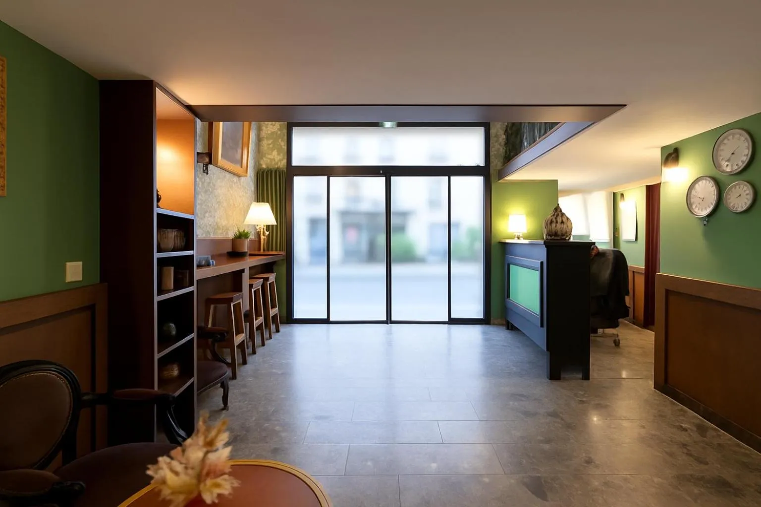 Lobby or reception in Walled off Hotel Paris