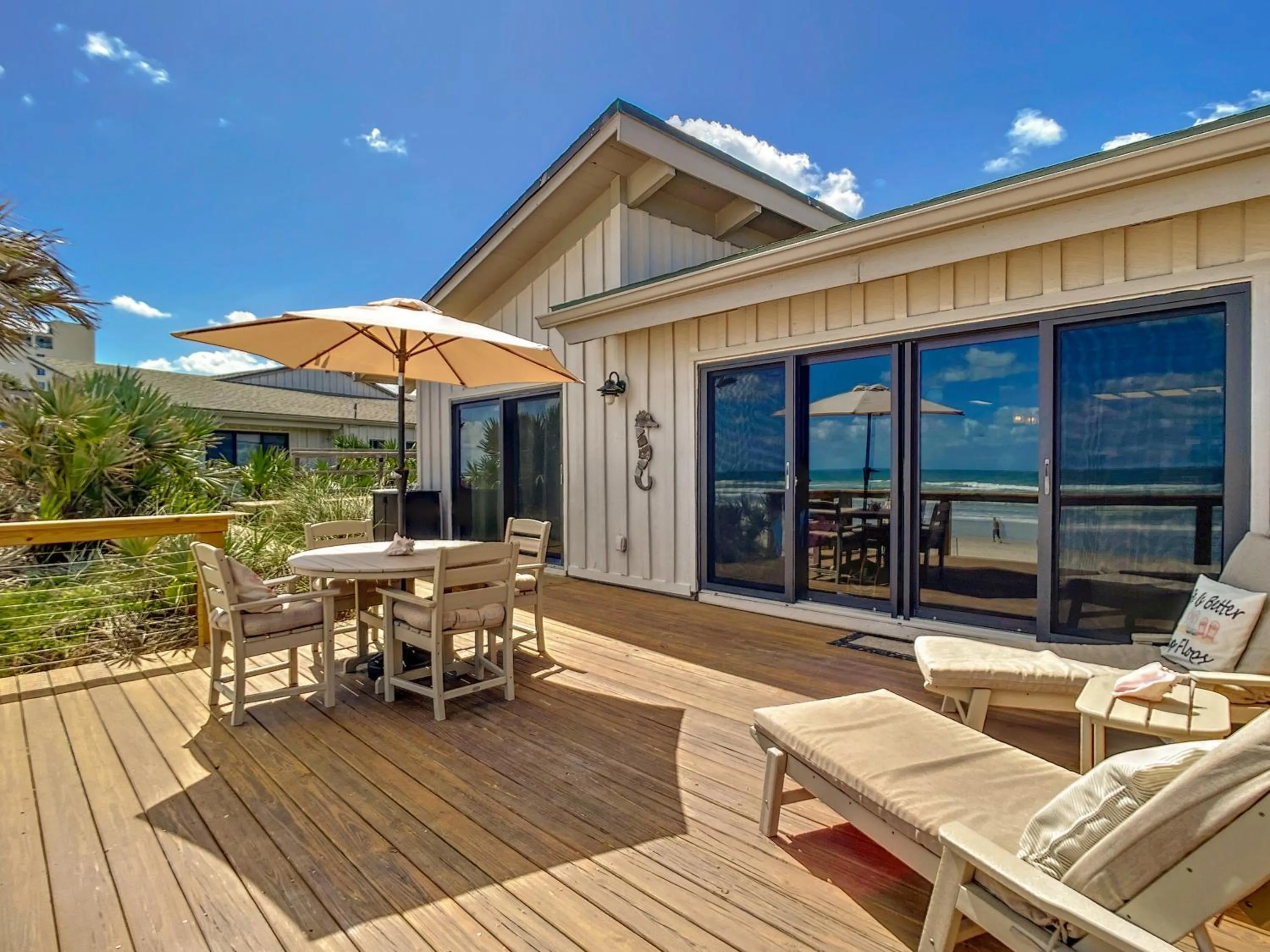 Beachfront with large deck Pool Sea Dunes Sailfish A2