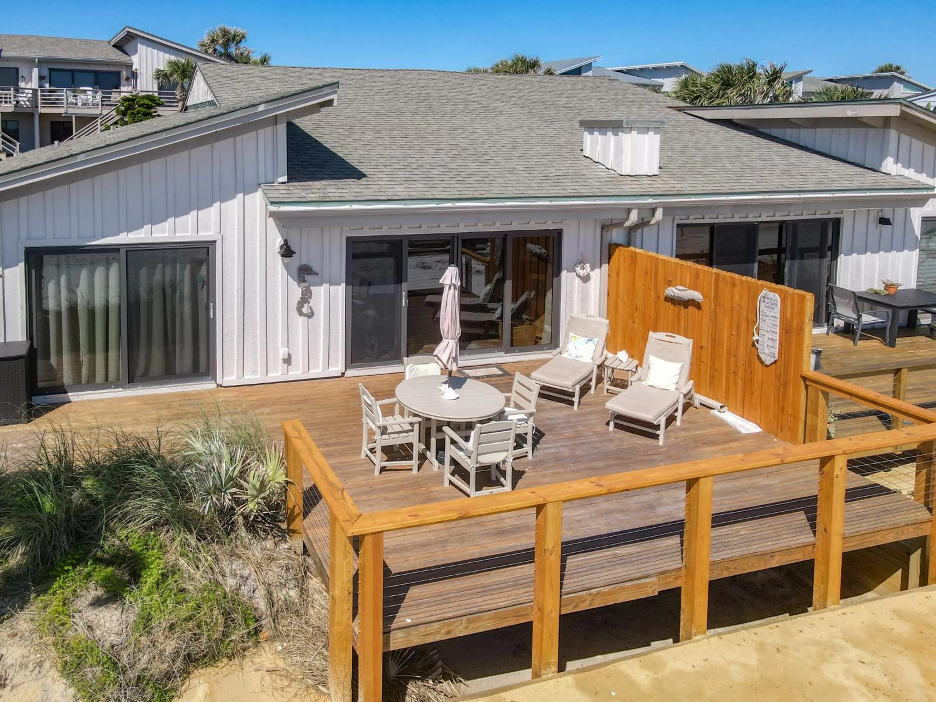 Beachfront with large deck Pool Sea Dunes Sailfish A2