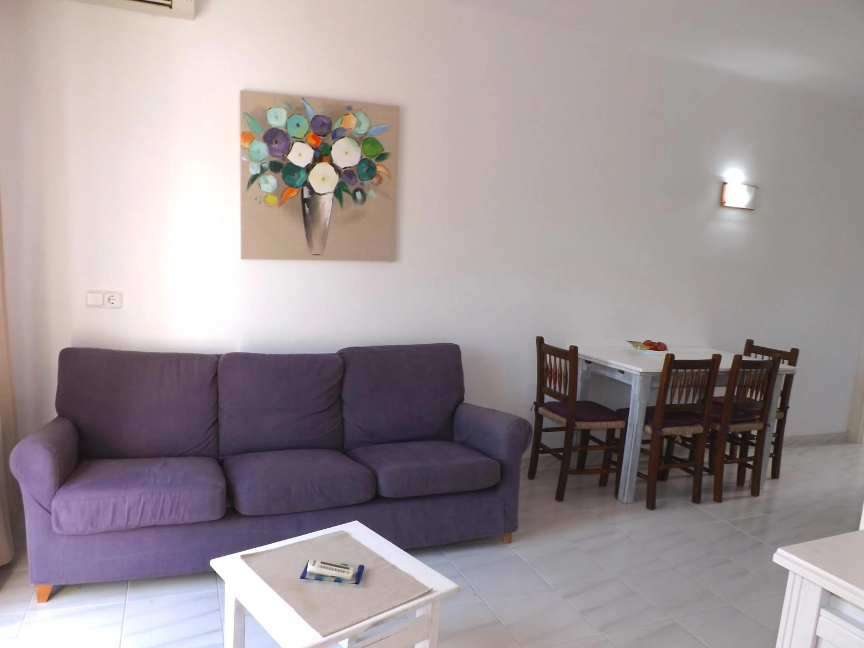 Living room in Bungalow Playa d'Or, 2