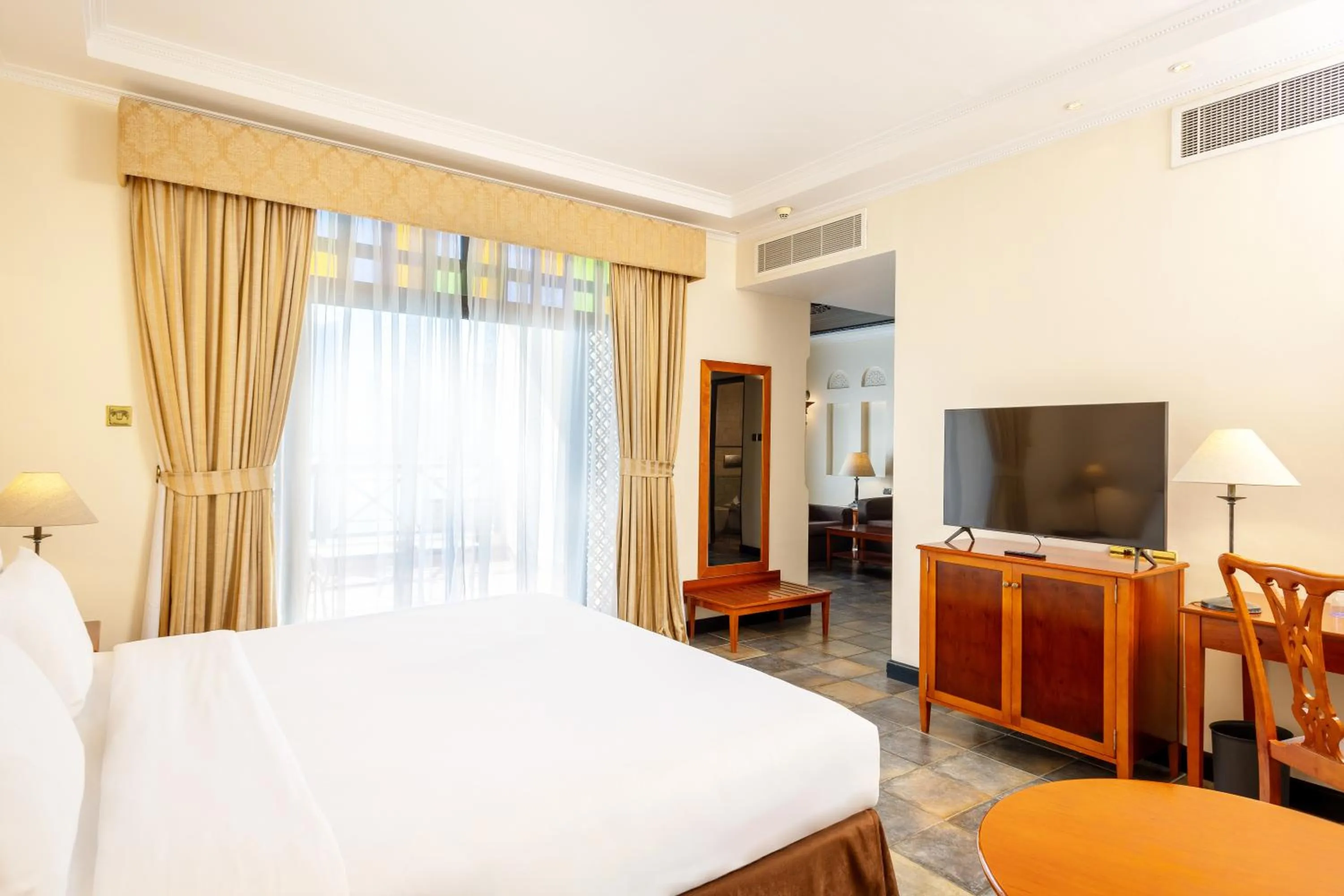 Bedroom, Bed in Novotel Bahrain Al Dana Resort