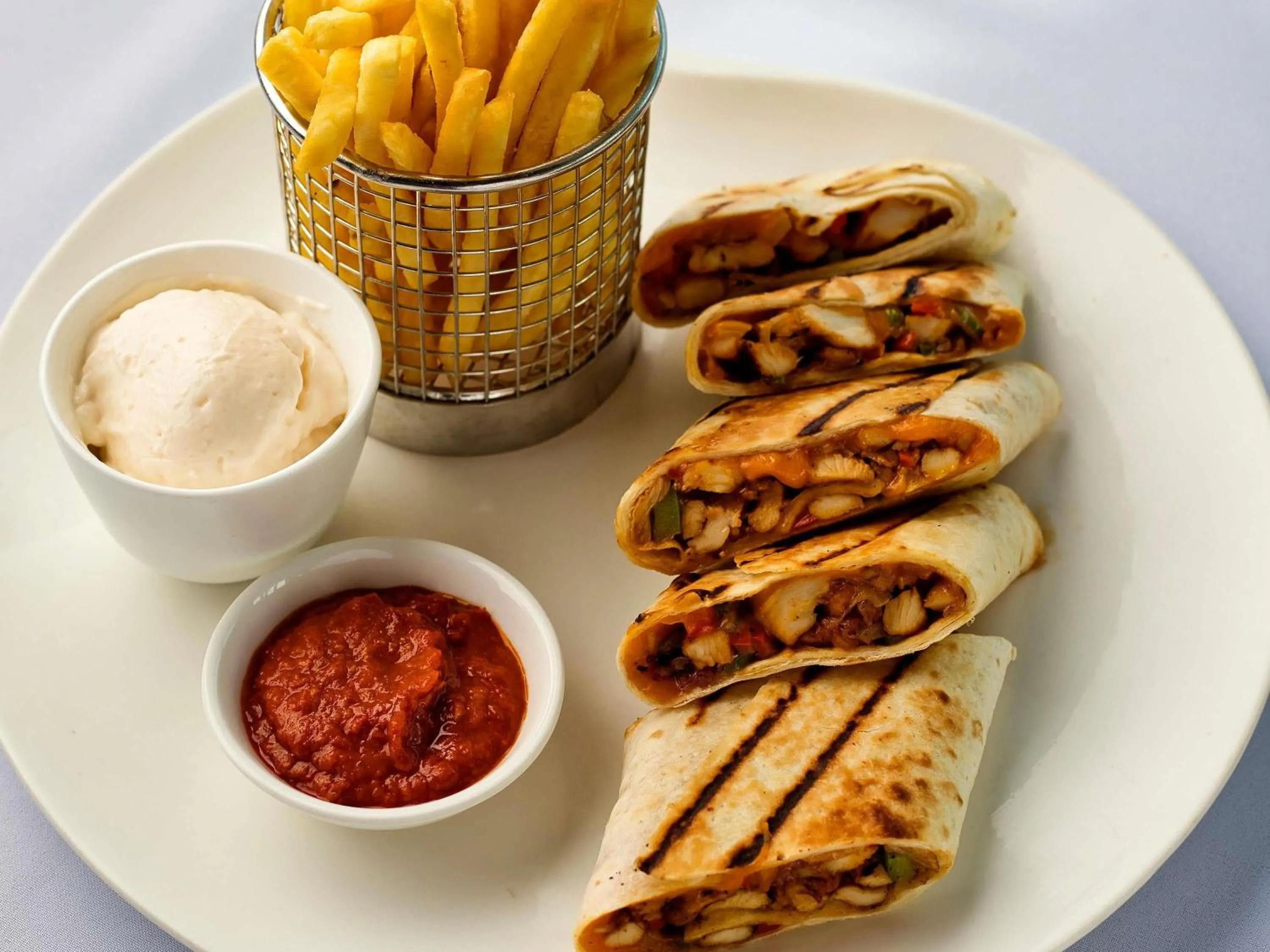 Restaurant/places to eat in Novotel Bahrain Al Dana Resort