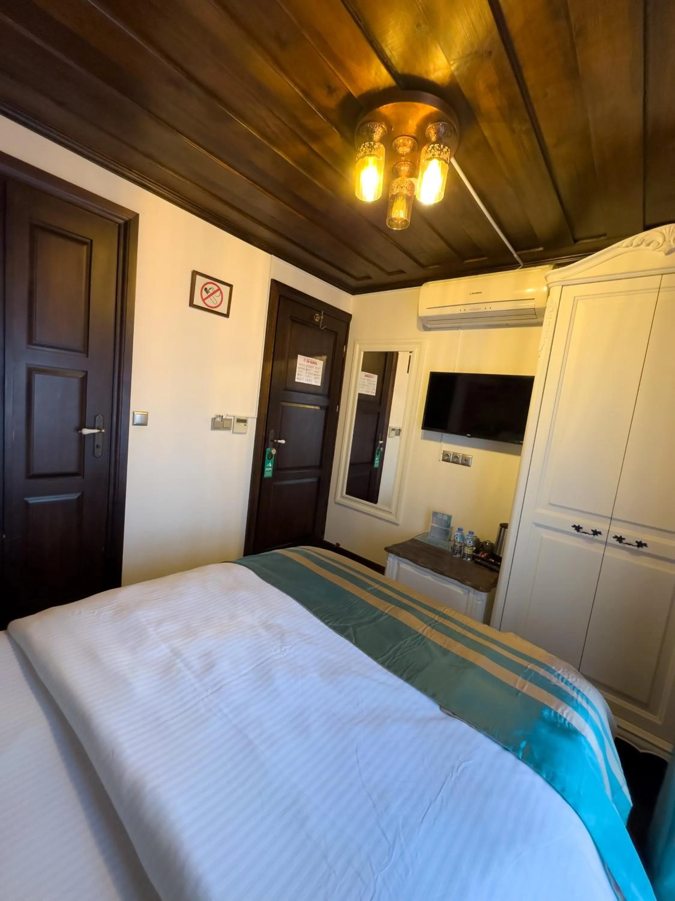 Bed in Marina Foça Hotel