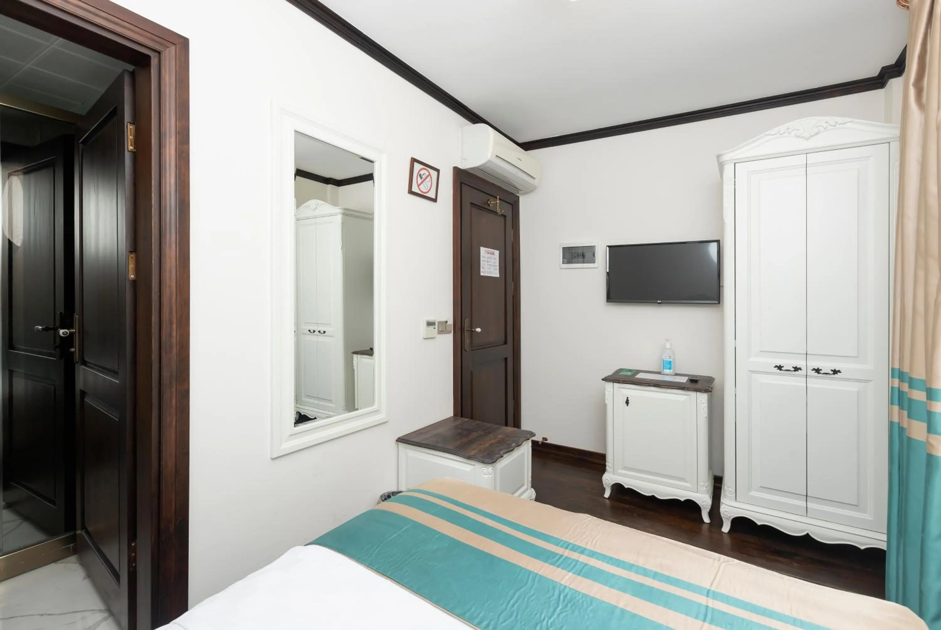 Bed in Marina Foça Hotel