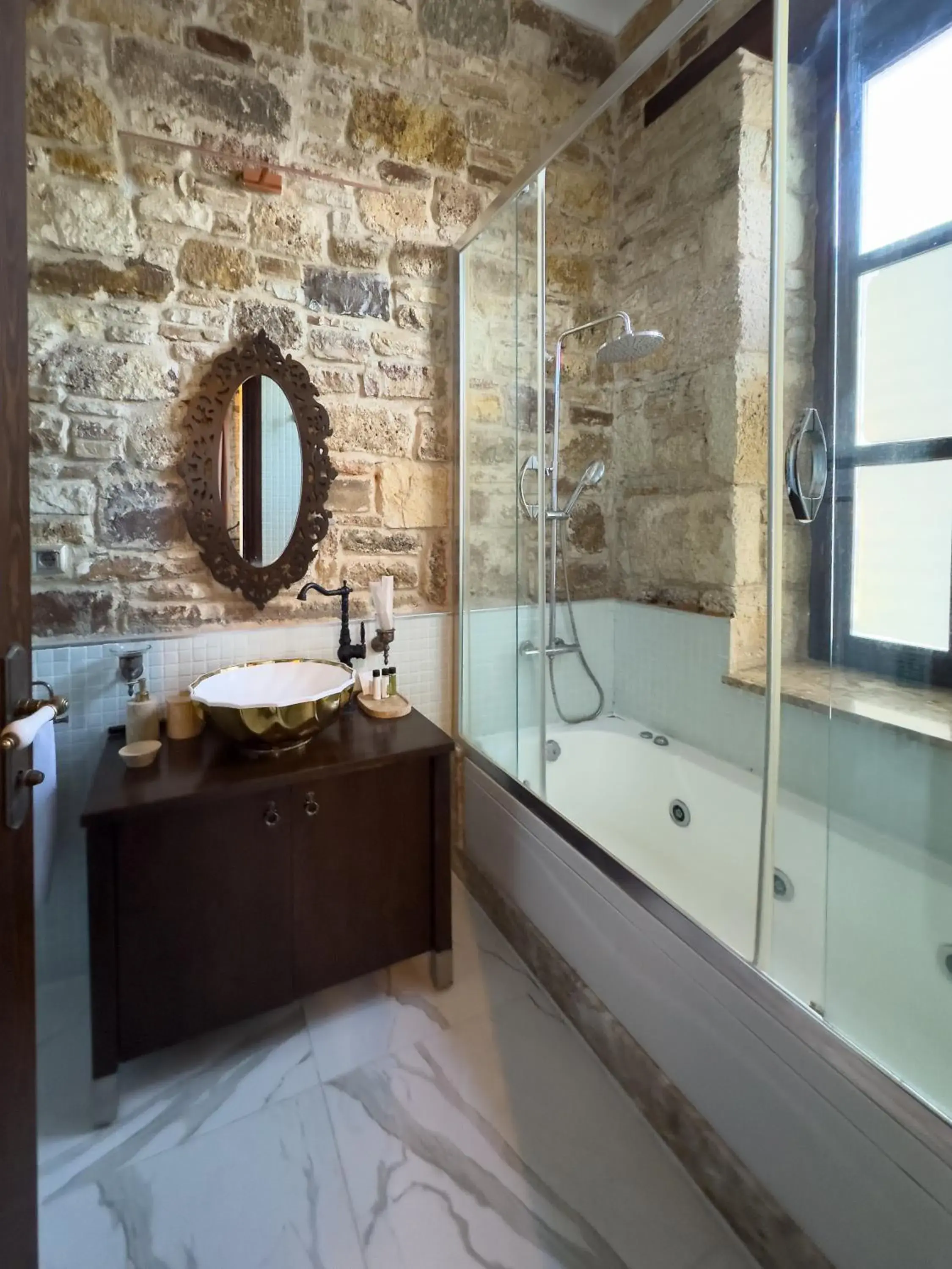 King Room with Sea View in Marina Foça Hotel King Room with Sea View in Marina Foça Hotel