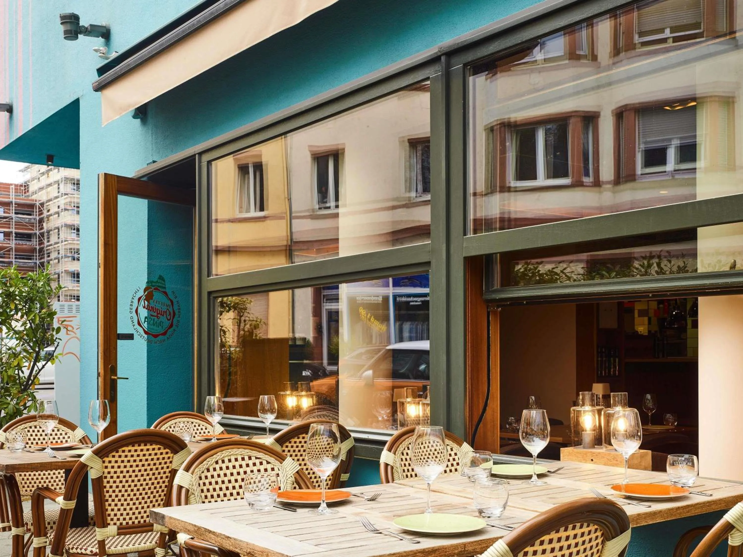 Restaurant/places to eat in 25hours Hotel The Goldman