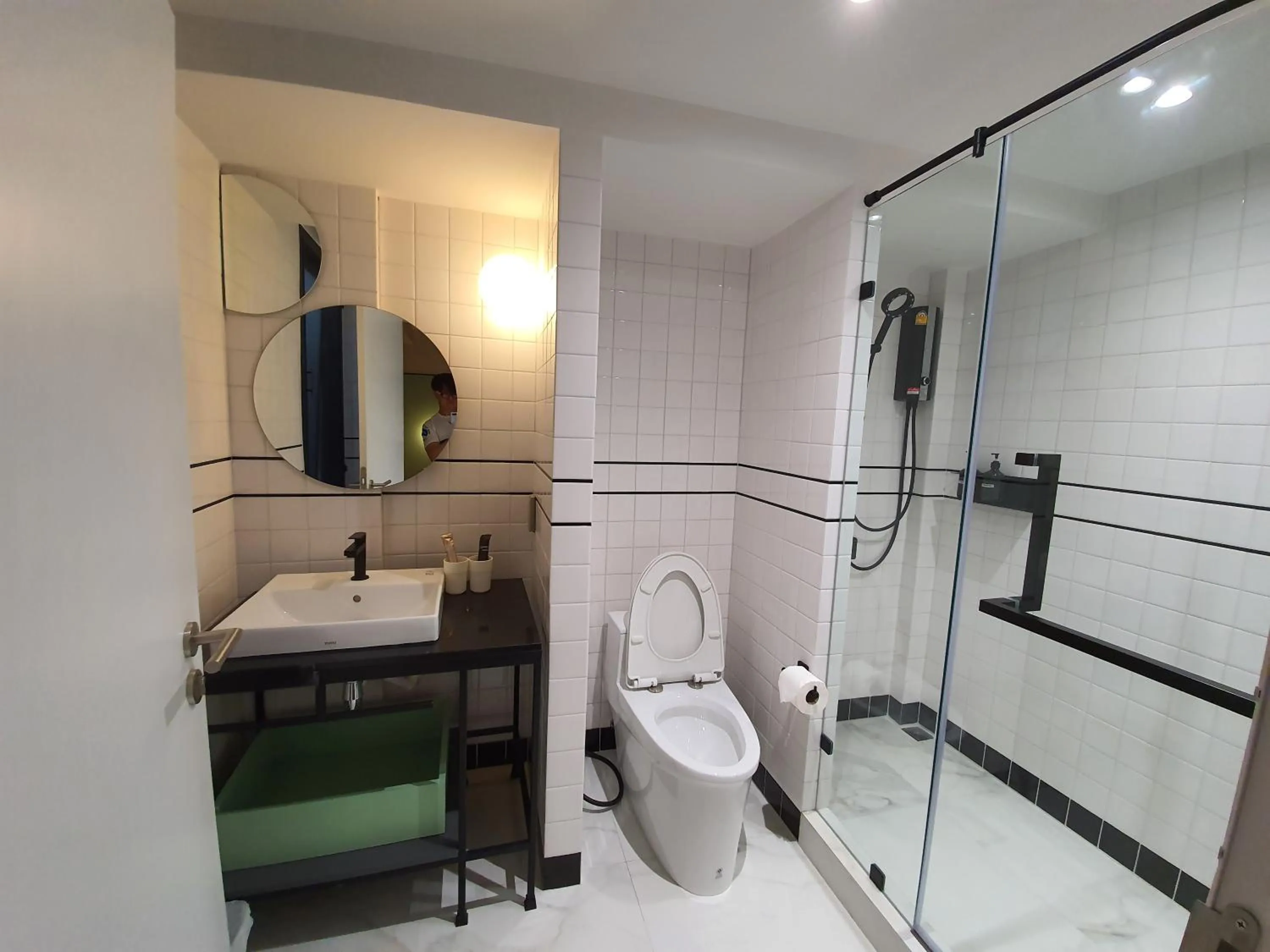 Bathroom in Roompini