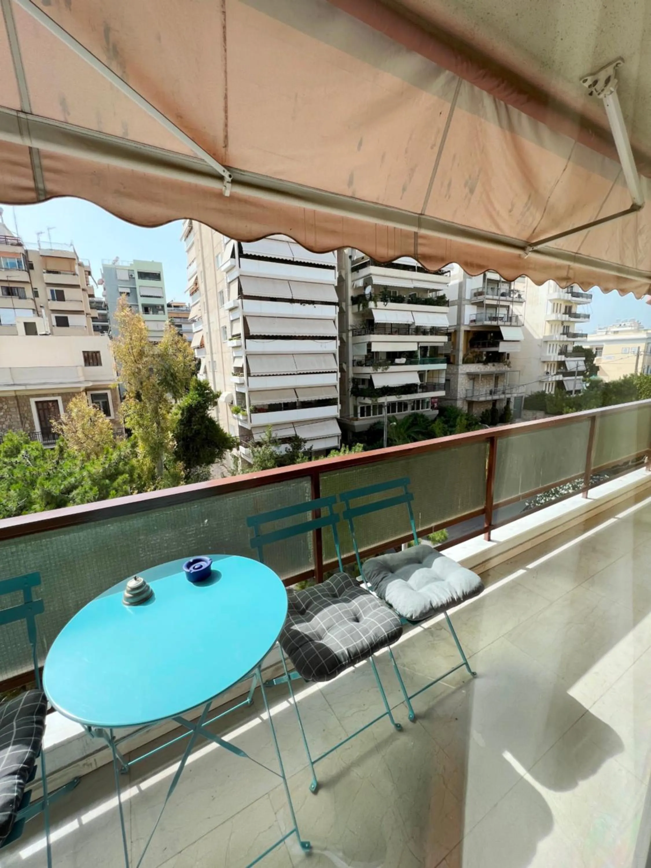 Balcony/Terrace in Peaceful Apartment by Flisvos Marina by Athenian Homes