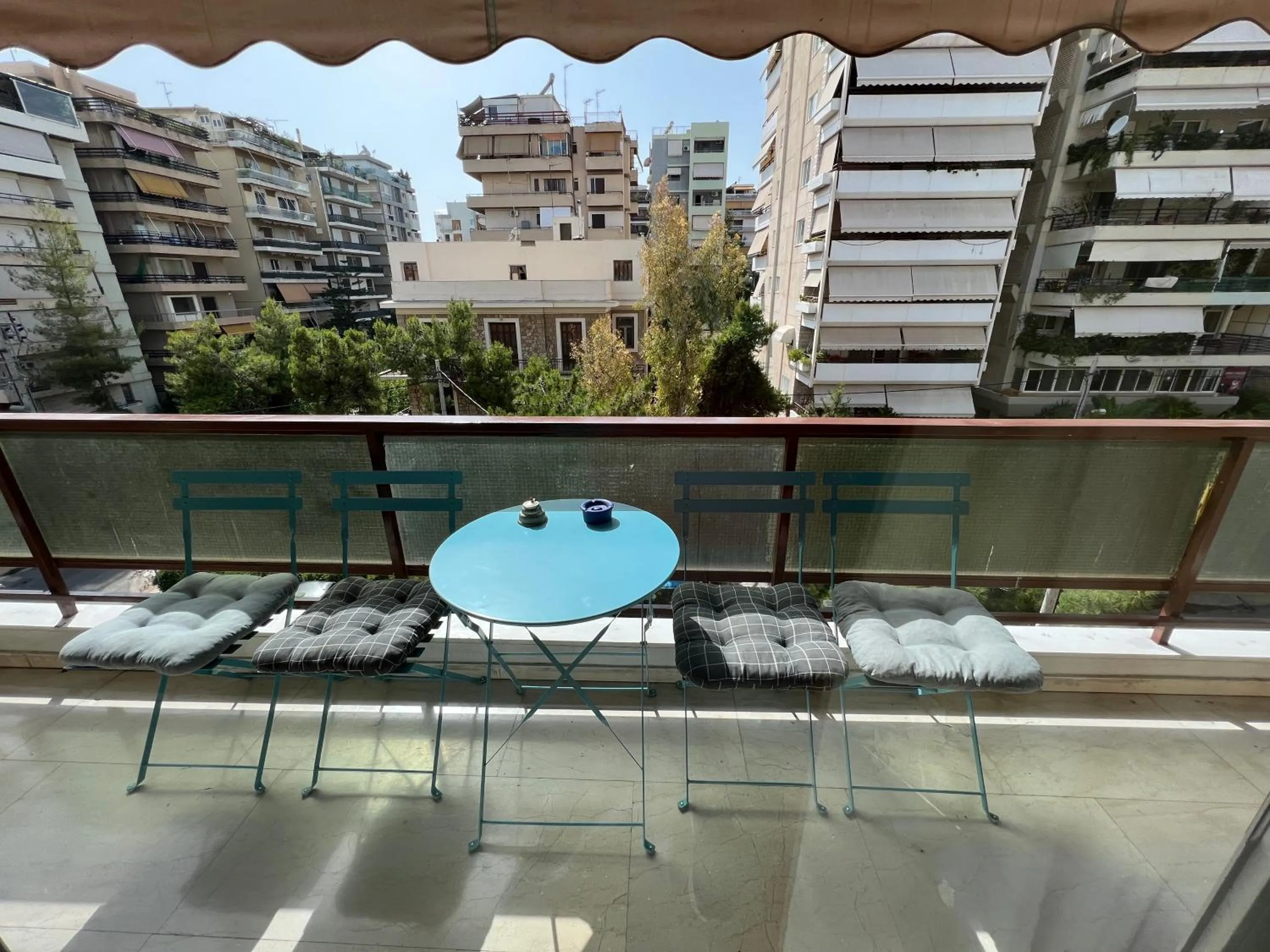 Balcony/Terrace in Peaceful Apartment by Flisvos Marina by Athenian Homes