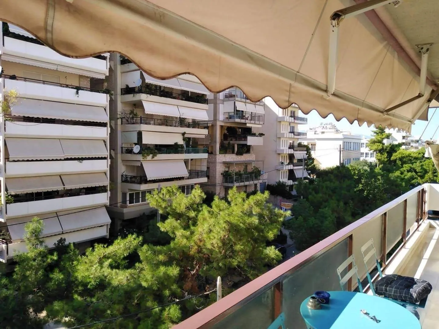 Balcony/Terrace in Peaceful Apartment by Flisvos Marina by Athenian Homes