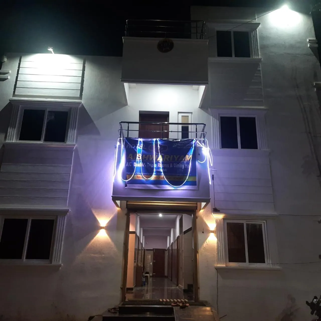 Facade/entrance in Hotel Aishwariyam