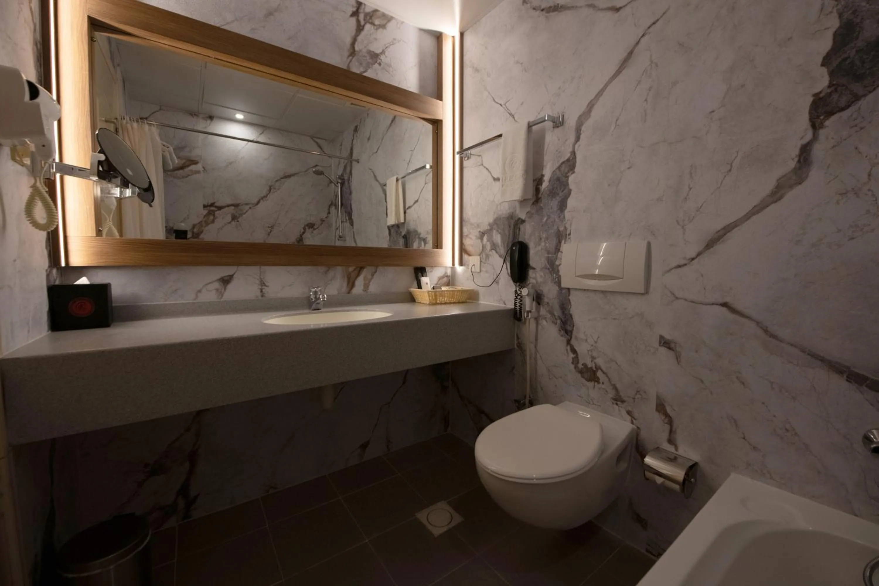 Toilet in Ramee Guestline Hotel