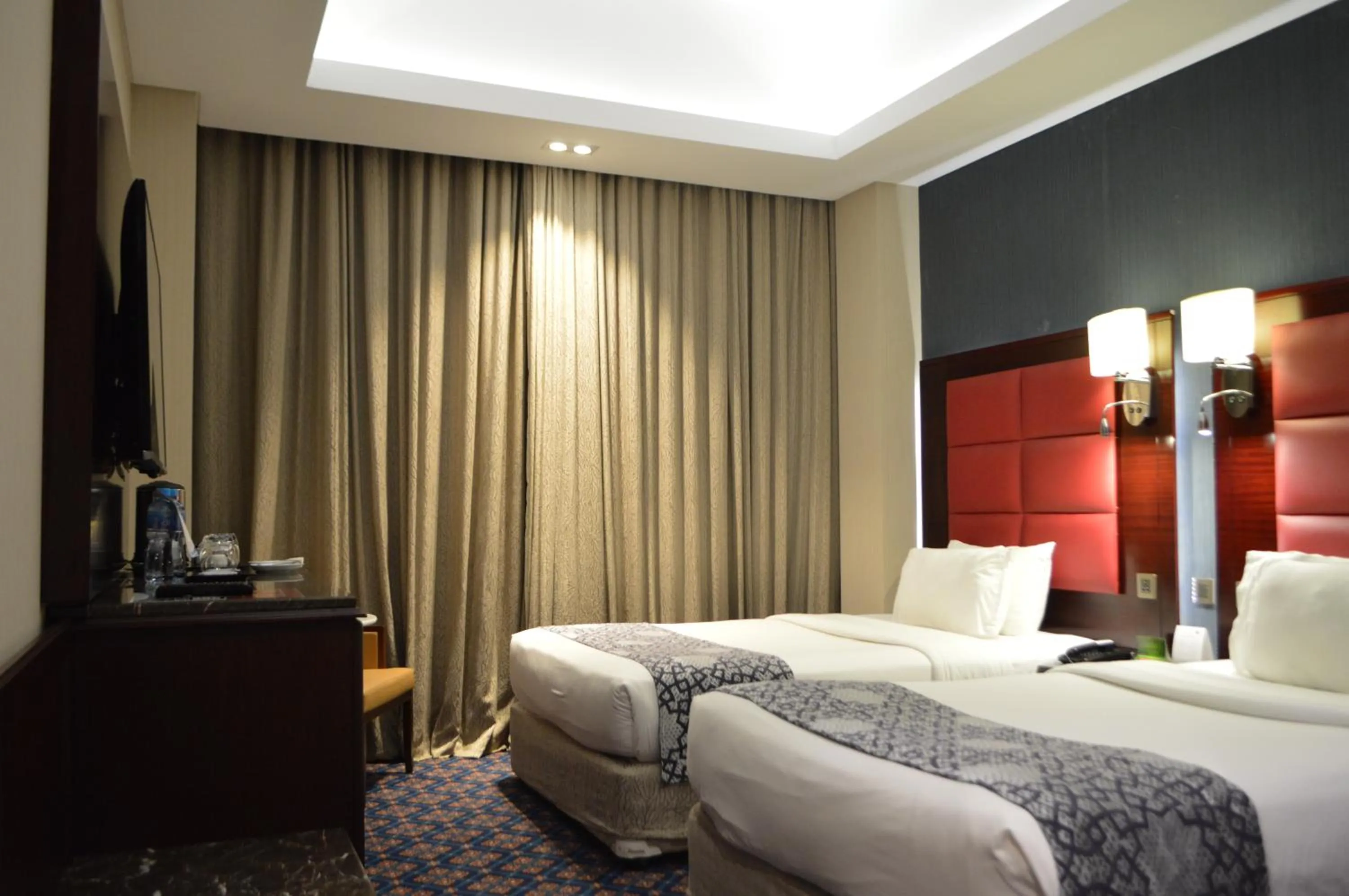 Budget Twin Room in Ramee Guestline Hotel Qurum