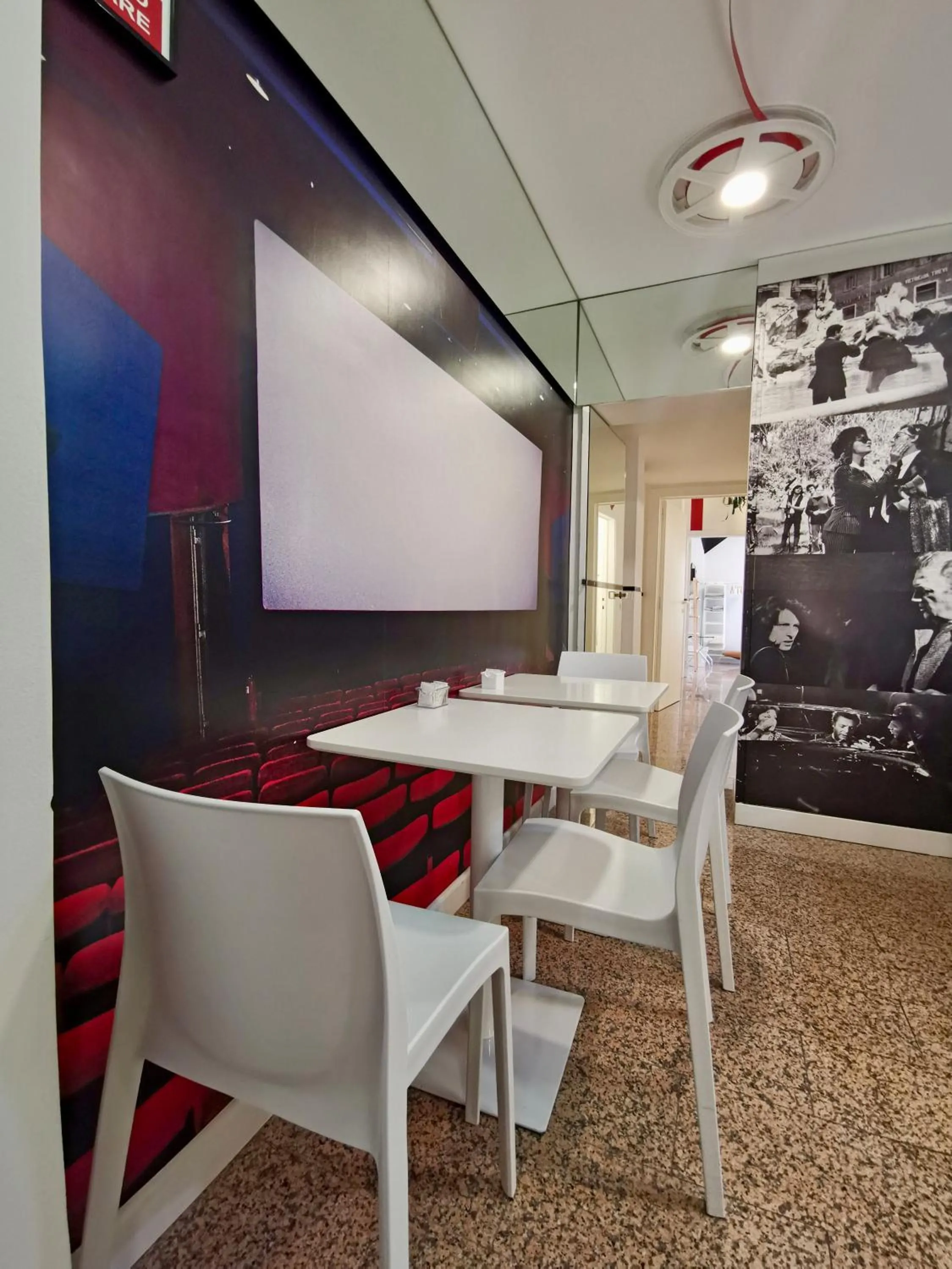 Breakfast in Red Carpet rooms