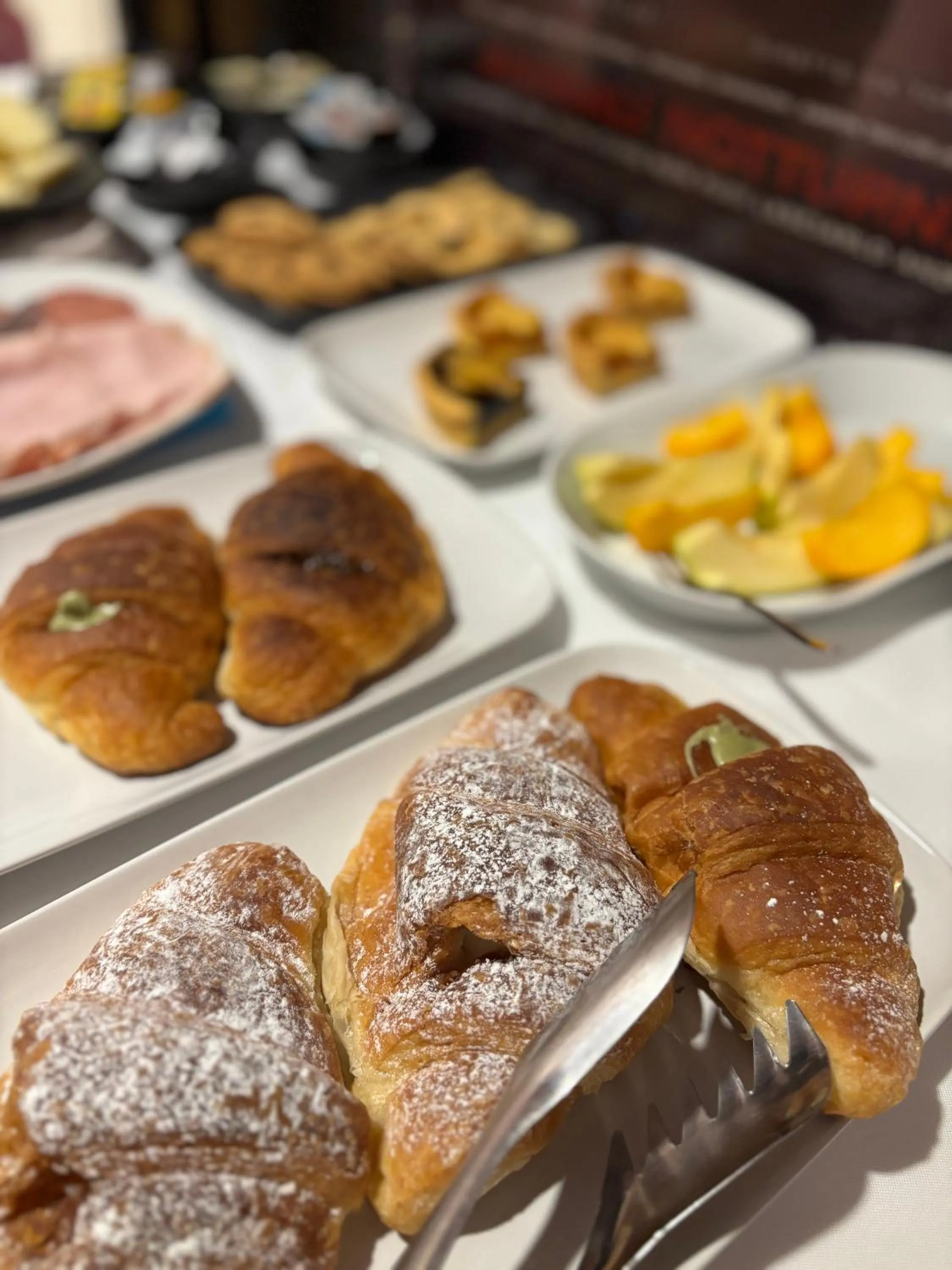 Breakfast in Red Carpet rooms