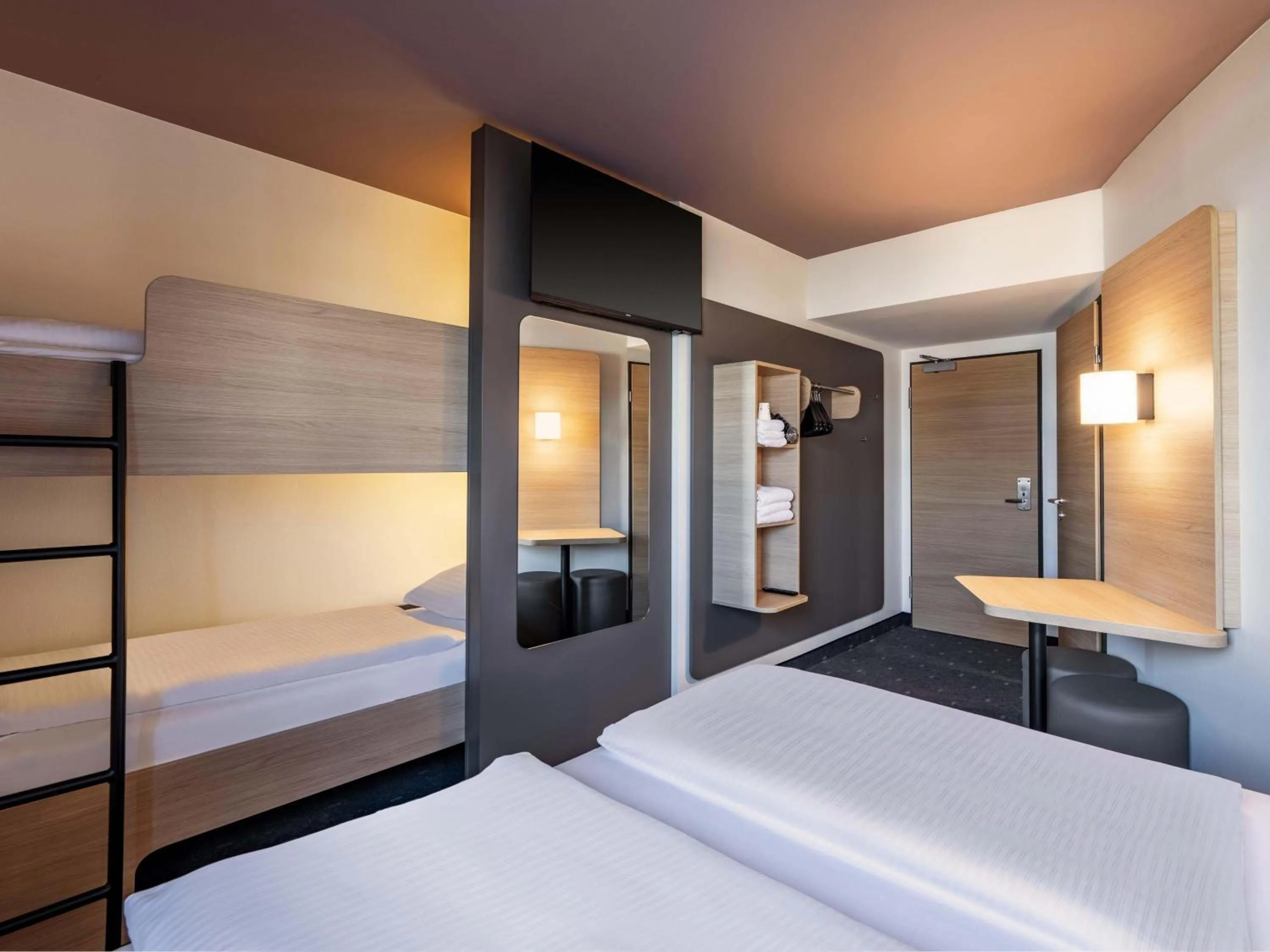 Photo of the whole room, Bed in B&B Hotel Erlangen-Süd