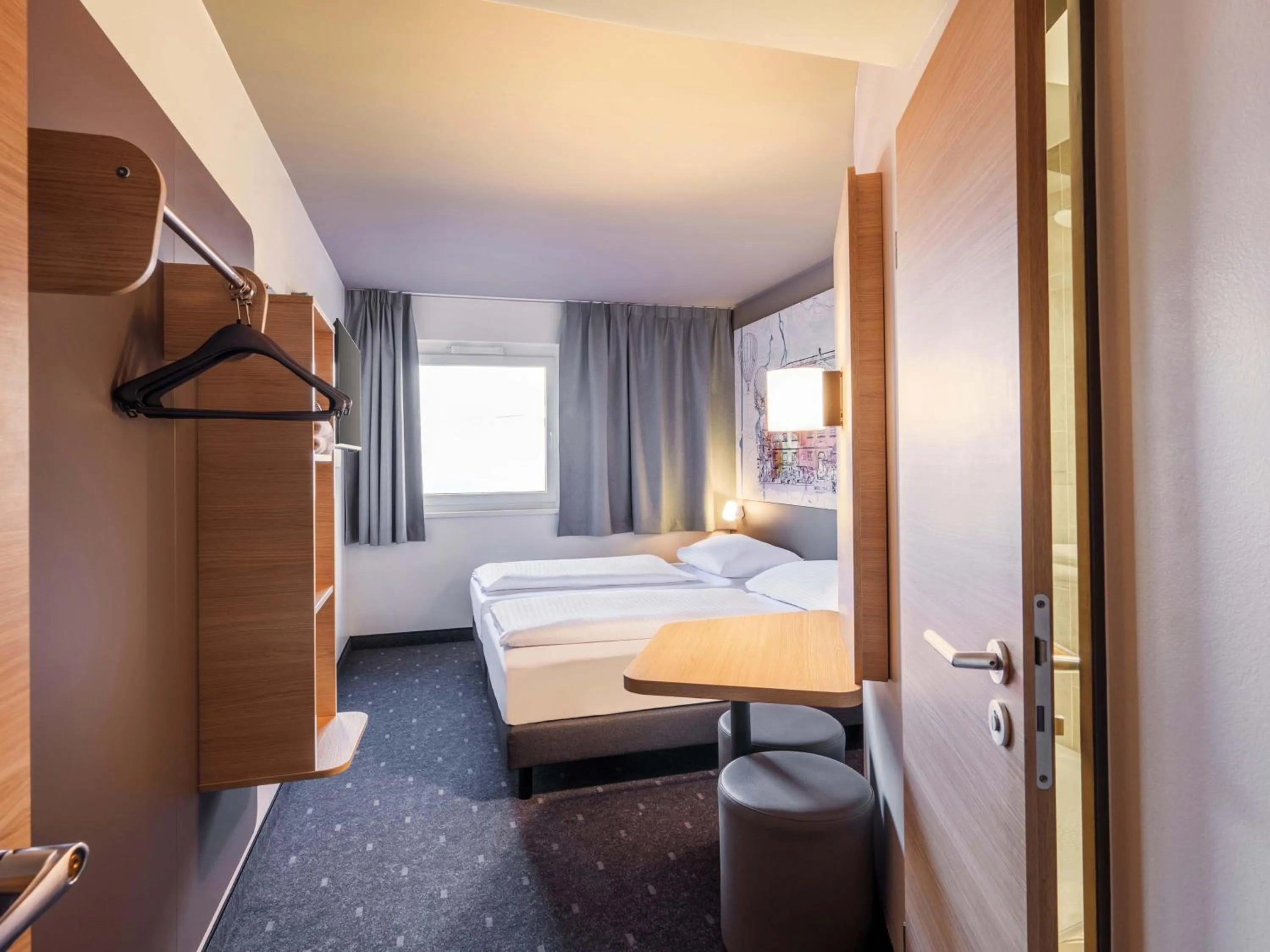 Photo of the whole room, Bed in B&B Hotel Erlangen-Süd