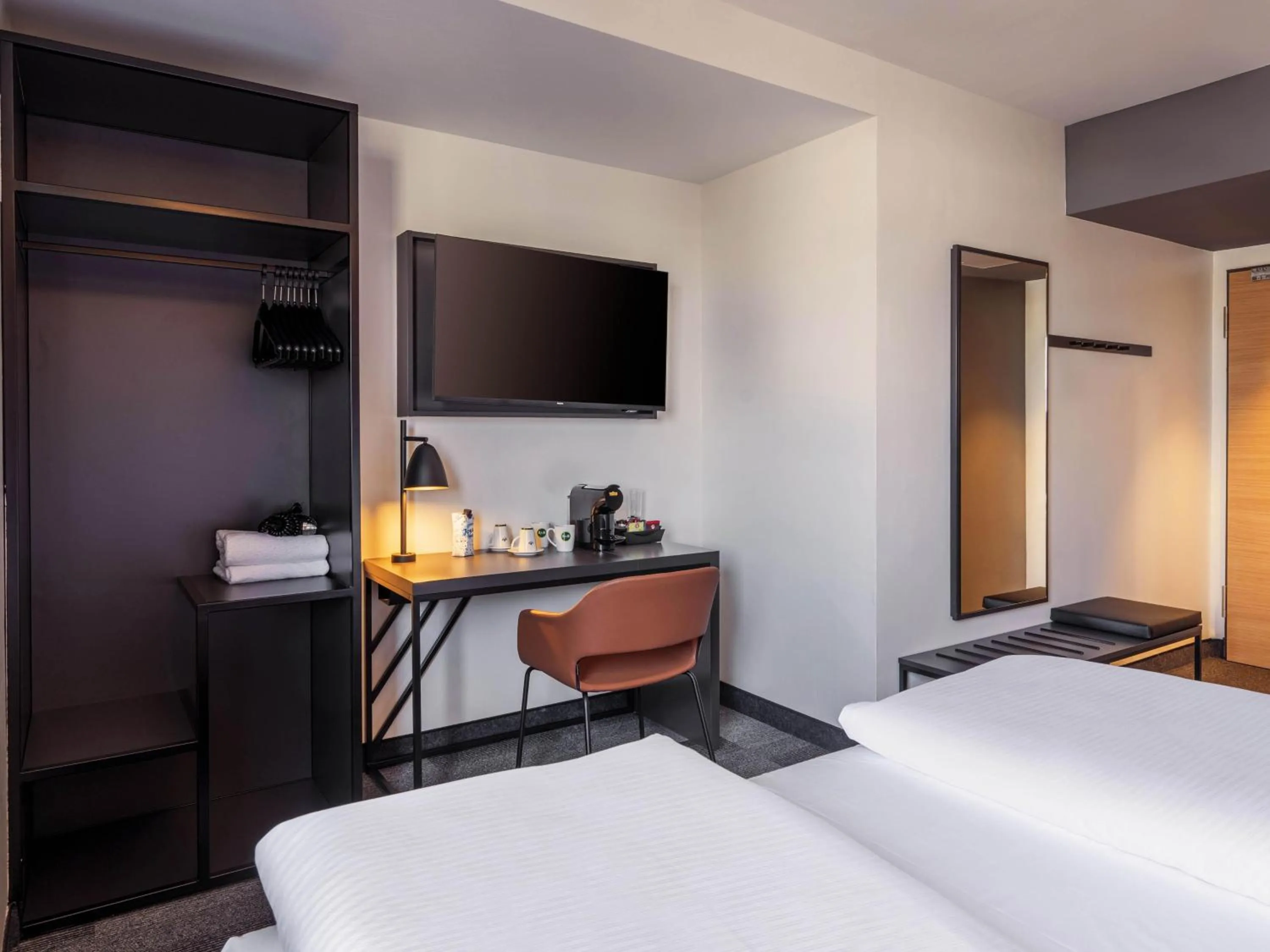 Photo of the whole room, Bed in B&B Hotel Erlangen-Süd