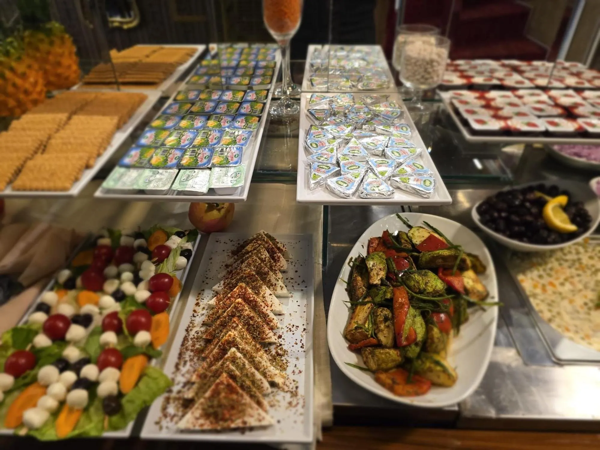 Food in Maranda Suit Hotel