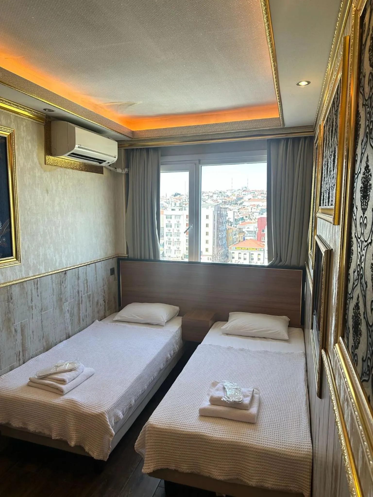 Bed in Maranda Suit Hotel