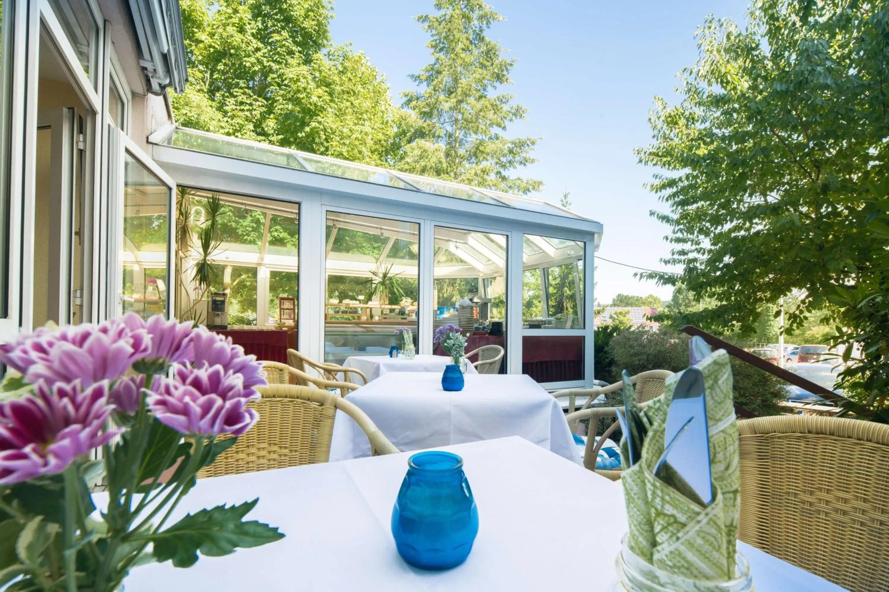 Property building in Roomingtons Hotel Lohr am Main