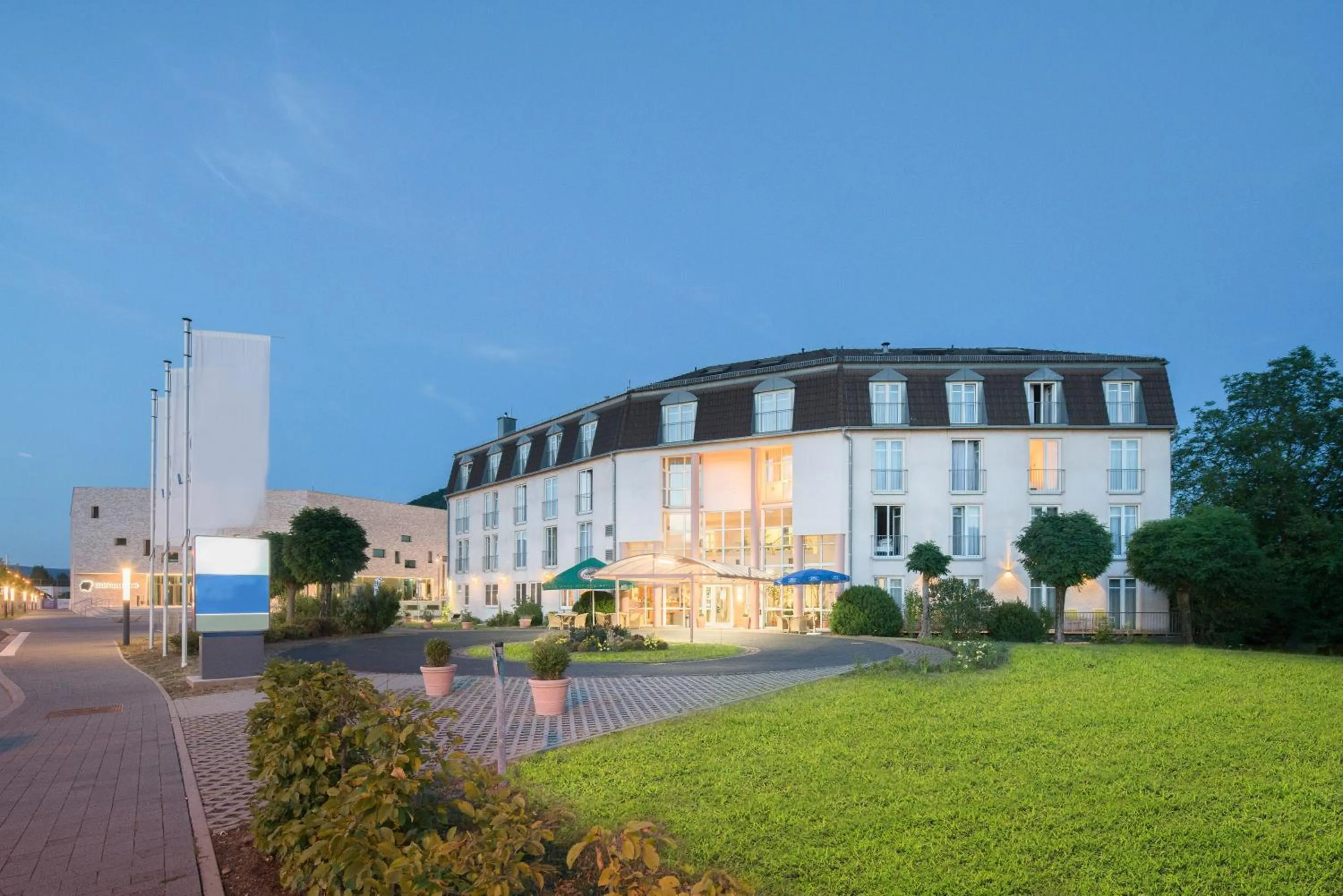 Property building in Roomingtons Hotel Lohr am Main