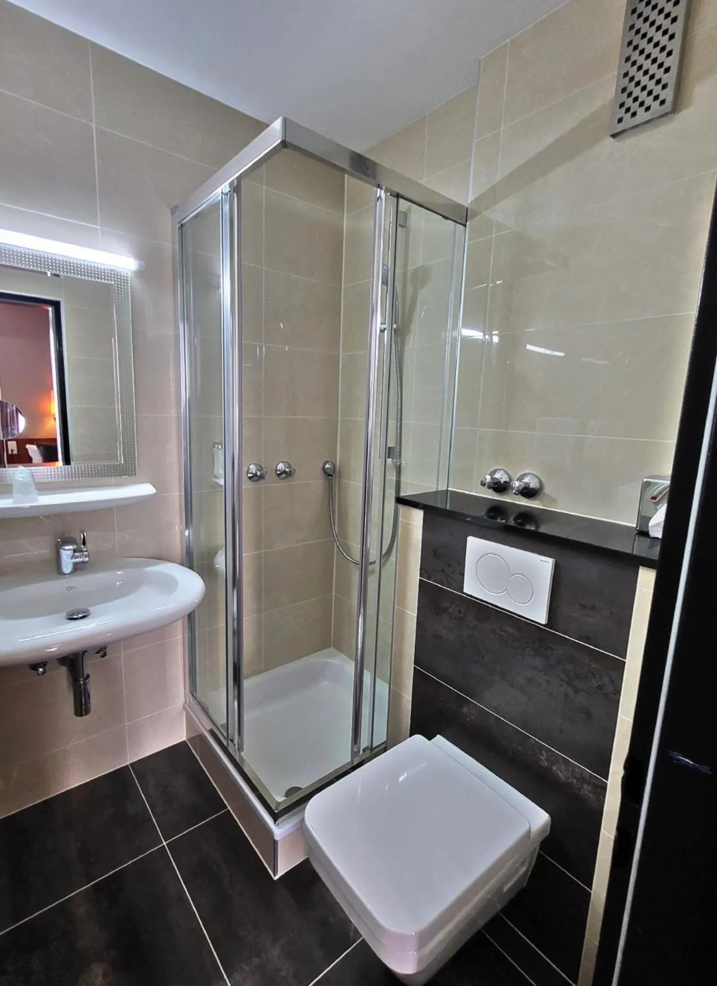 Toilet in Concorde Hotel Ascot