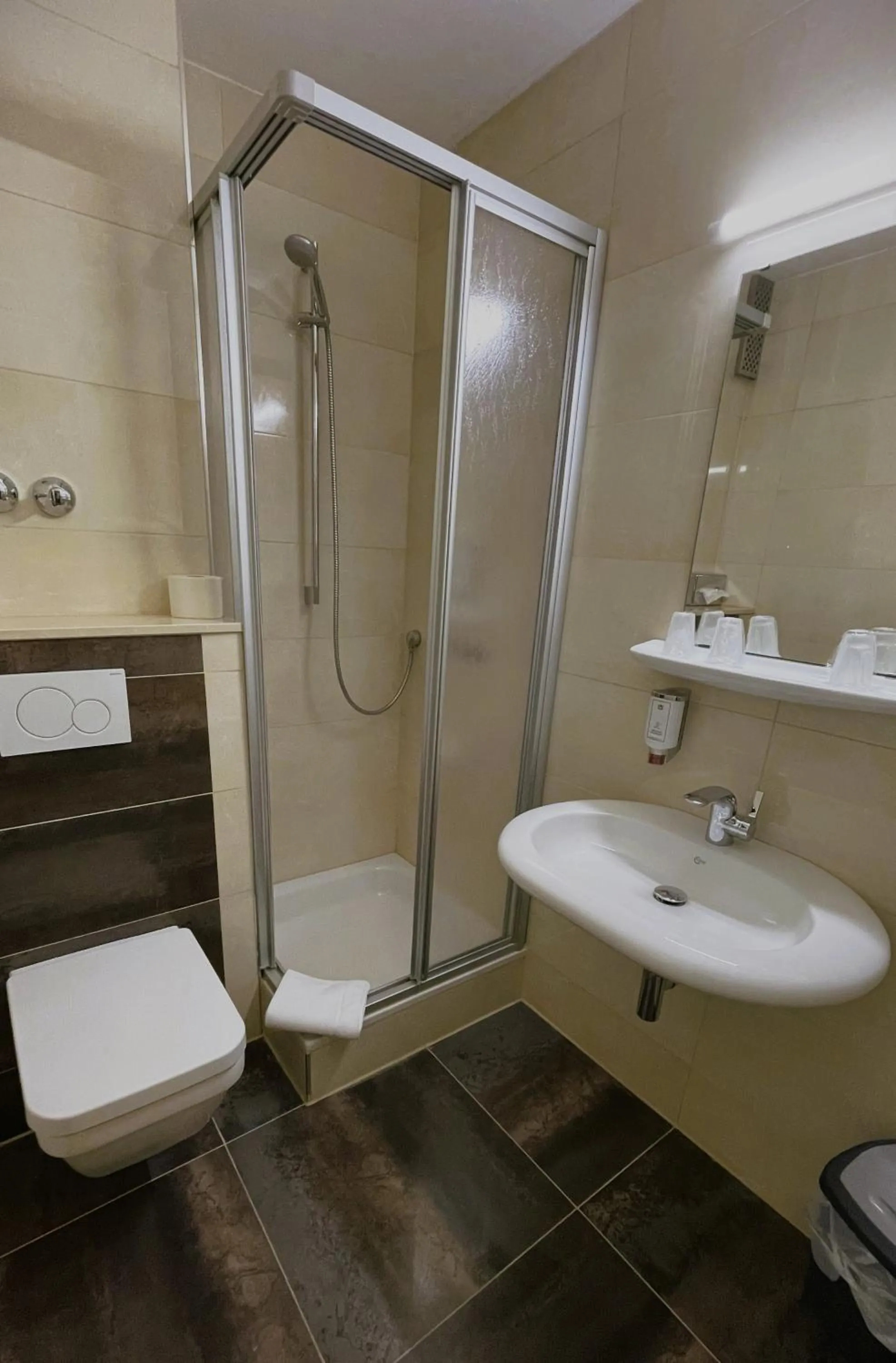 Shower in Concorde Hotel Ascot