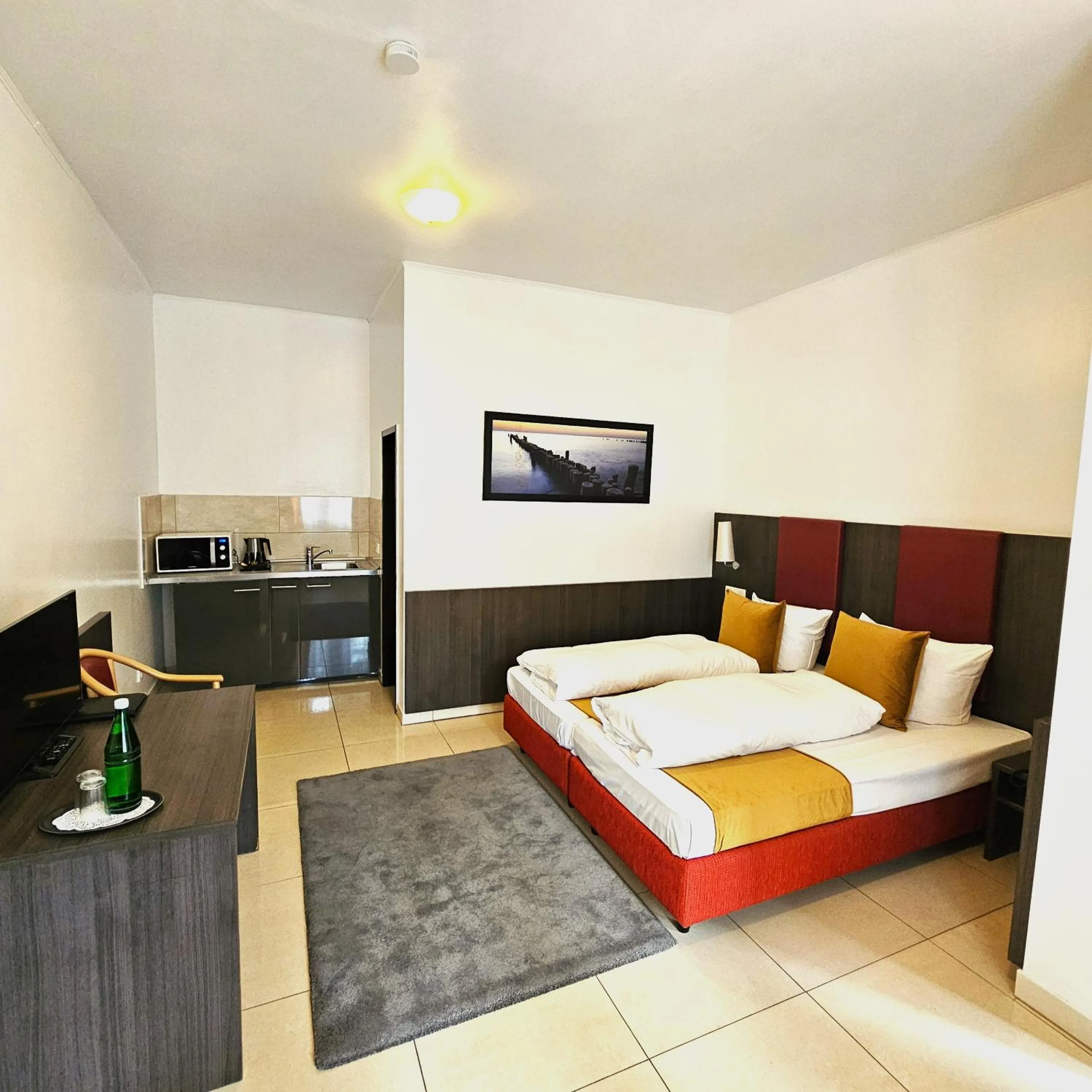 Living room, Bed in Concorde Hotel Ascot