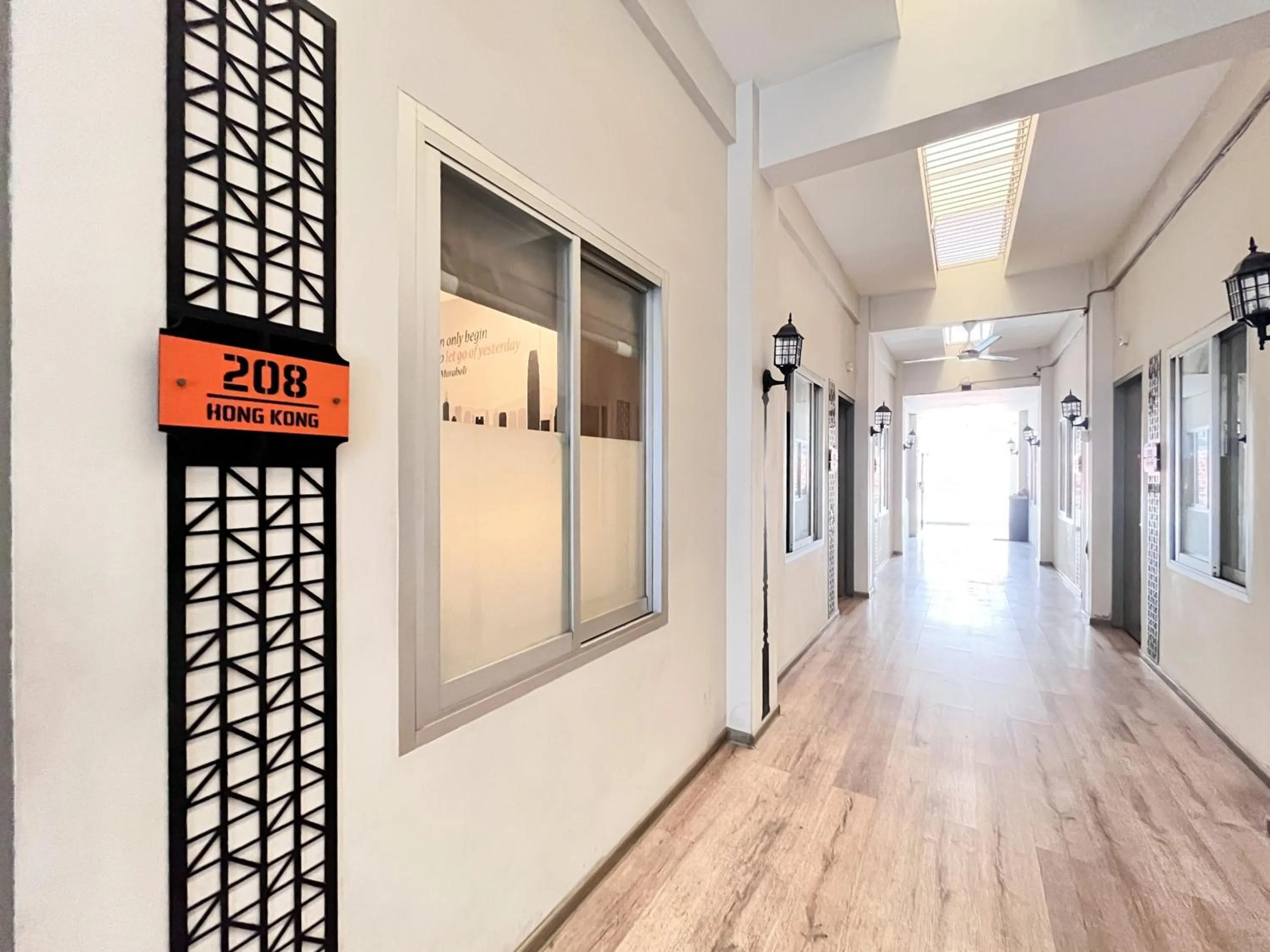 Property building in Sans Vibes Hotel Syariah Graha 100 Gubeng Surabaya