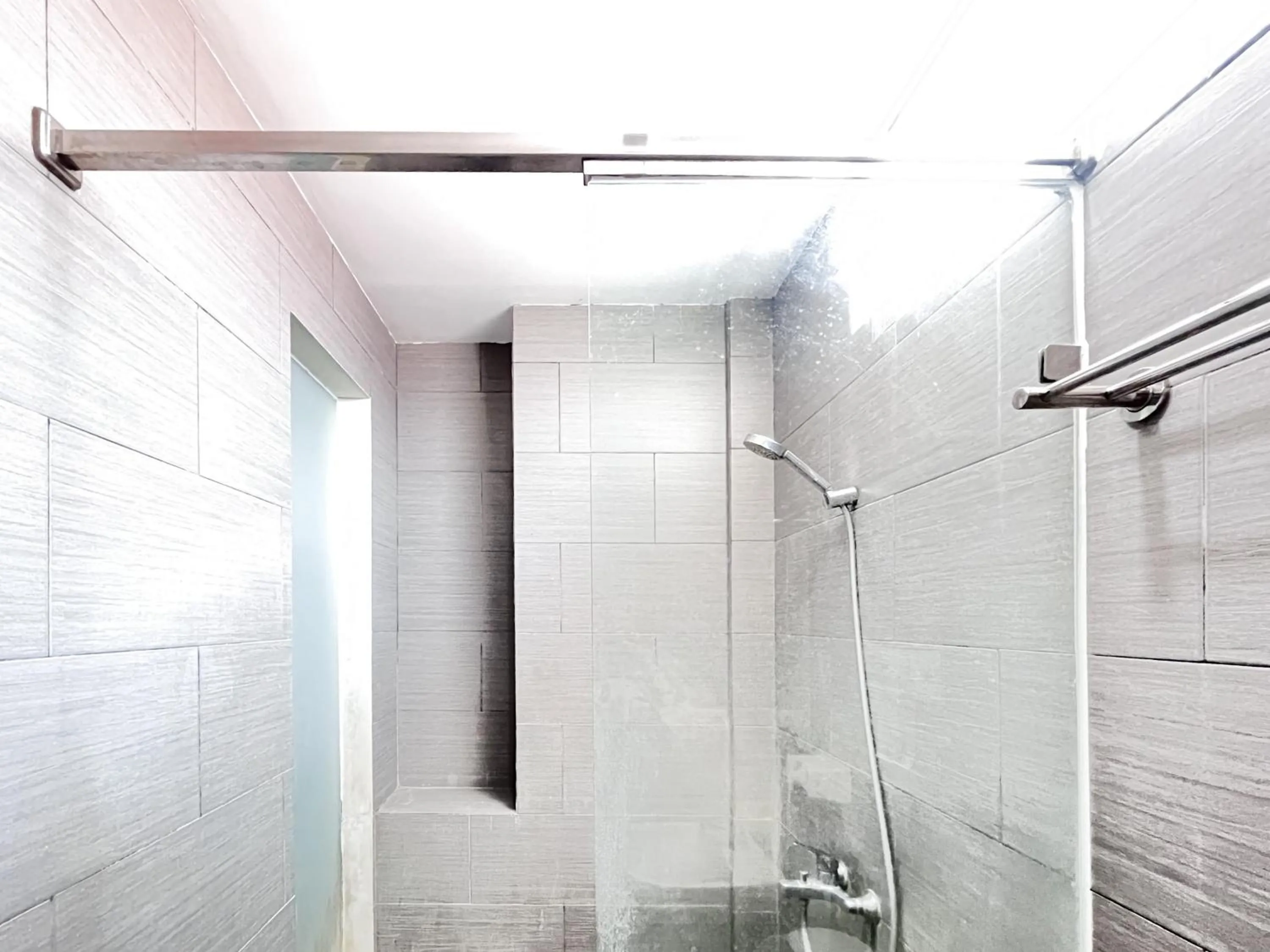 Bathroom in Sans Vibes Hotel Syariah Graha 100 Gubeng Surabaya