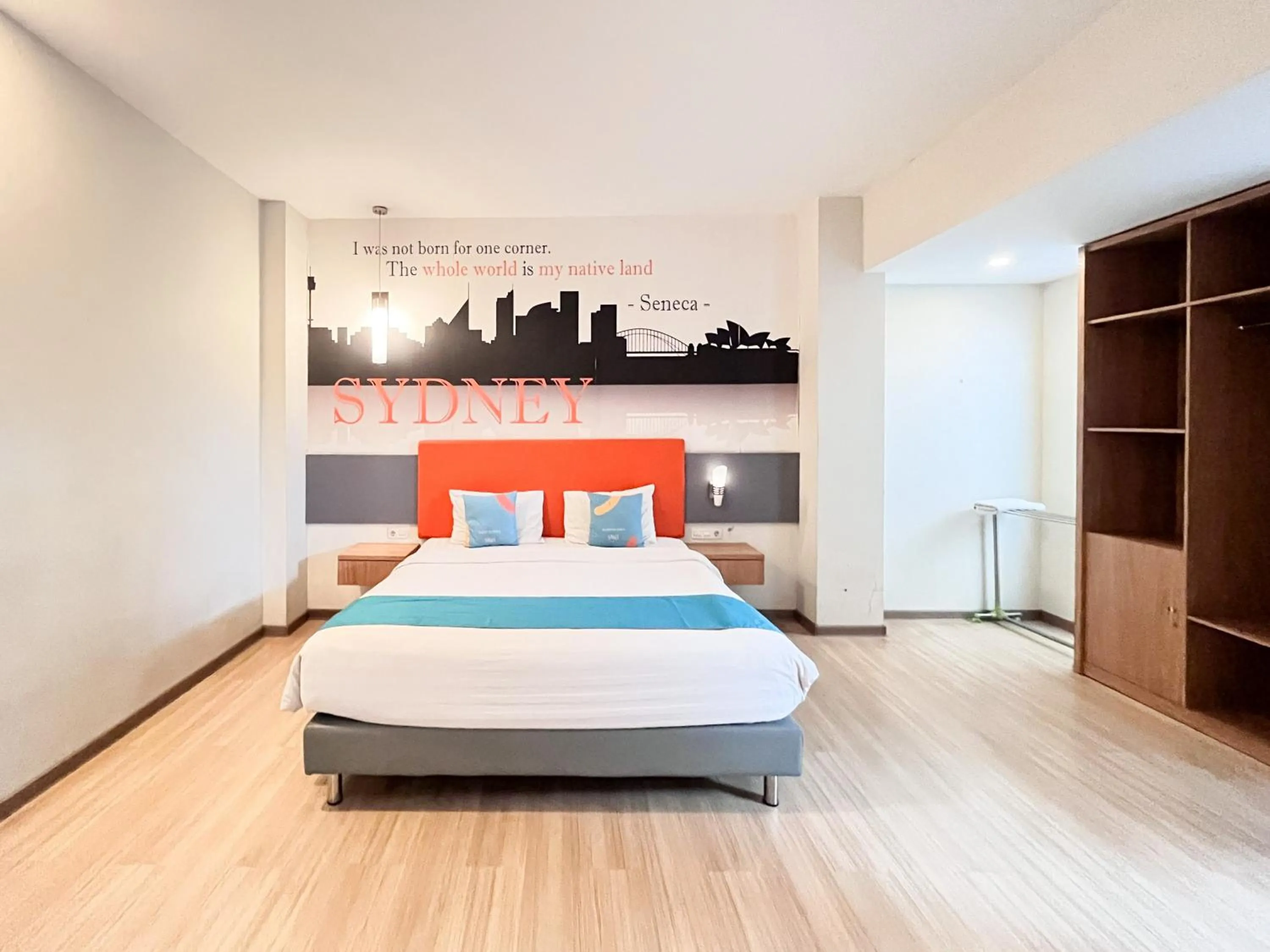 Bedroom, Bed in Sans Vibes Hotel Syariah Graha 100 Gubeng Surabaya