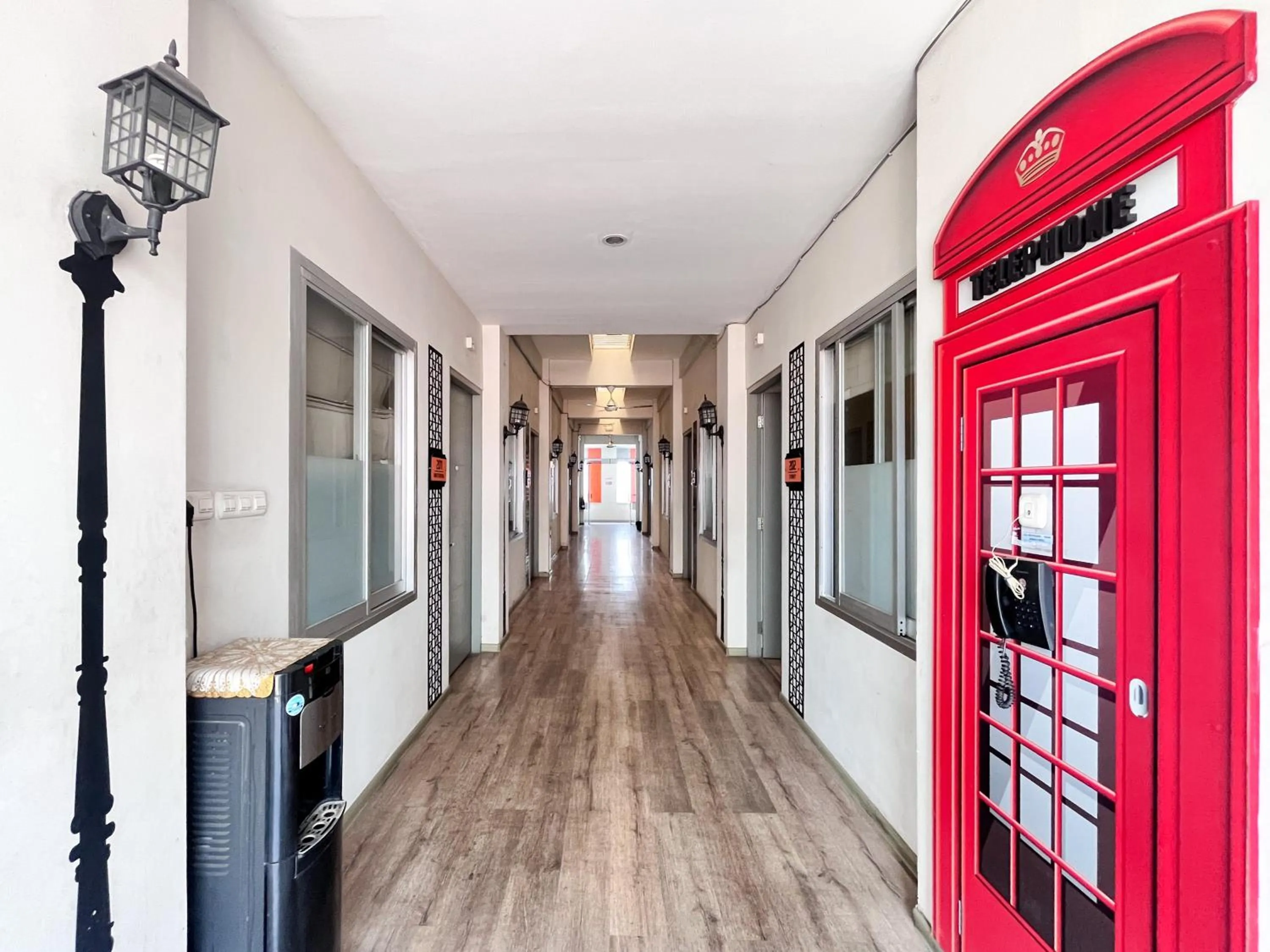 Property building in Sans Vibes Hotel Syariah Graha 100 Gubeng Surabaya