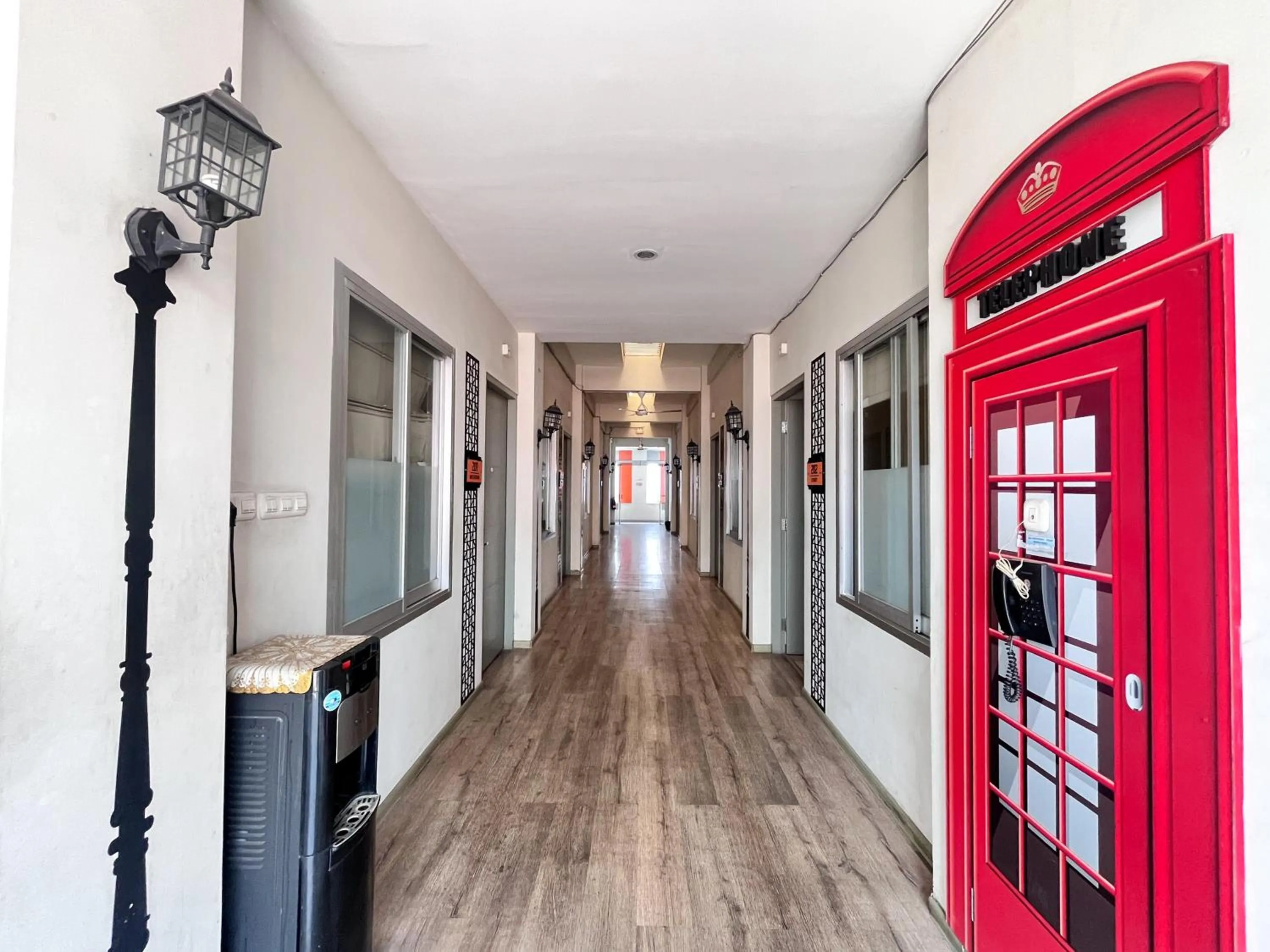 Property building in Sans Vibes Hotel Syariah Graha 100 Gubeng Surabaya