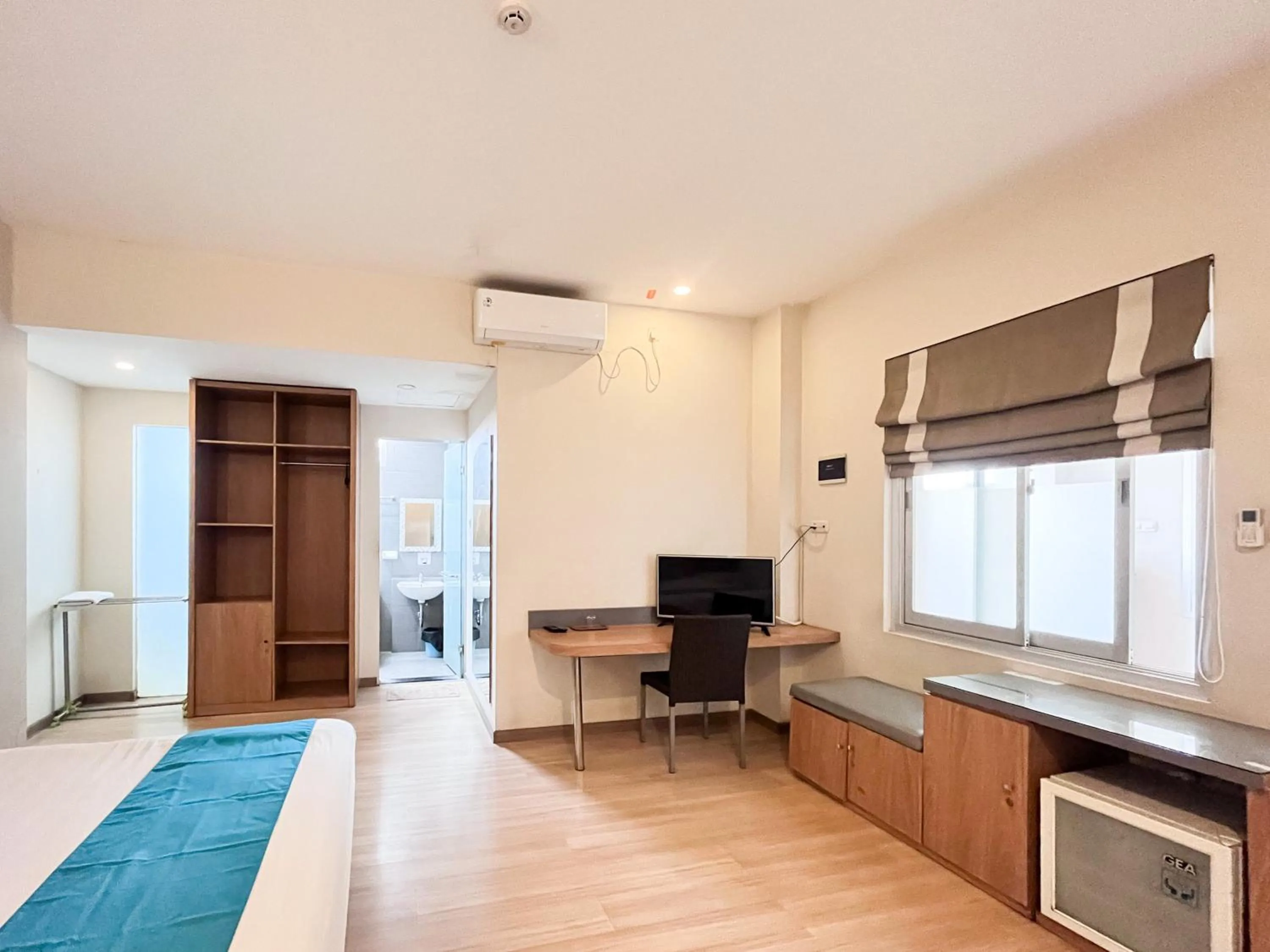 Bedroom in Sans Vibes Hotel Syariah Graha 100 Gubeng Surabaya